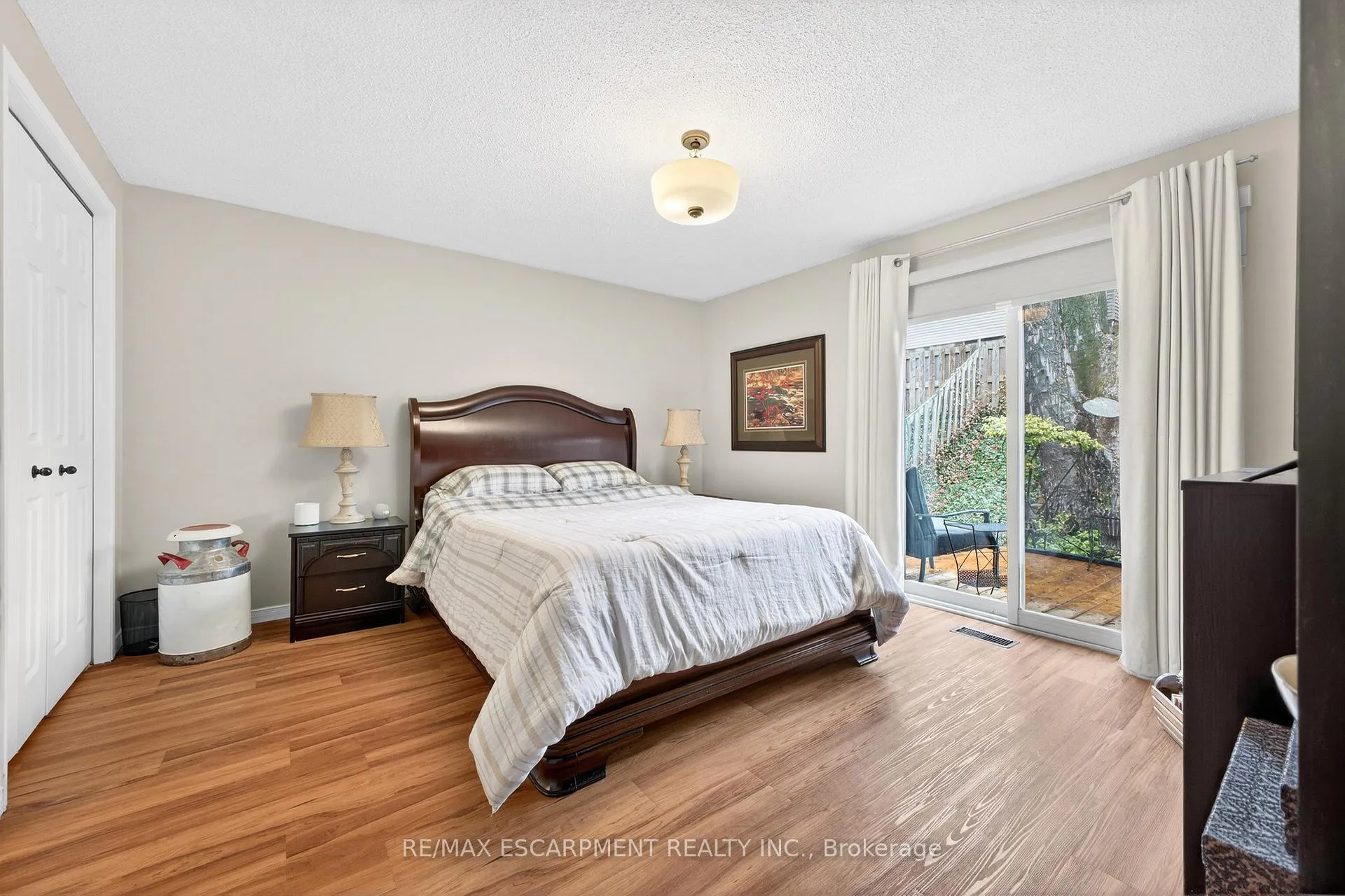 Photo 17 of 22 Novoco Drive, Hamilton, Gurnett — HOMEH