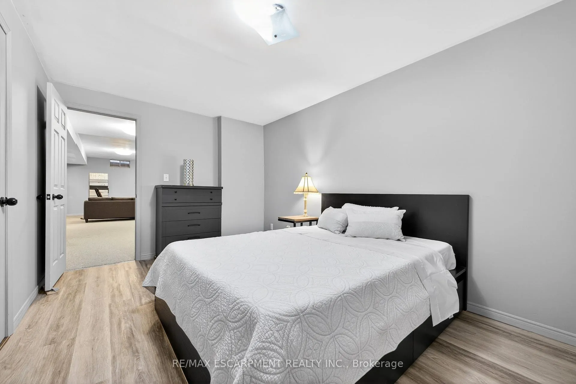 Photo 23 of 22 Novoco Drive, Hamilton, Gurnett — HOMEH
