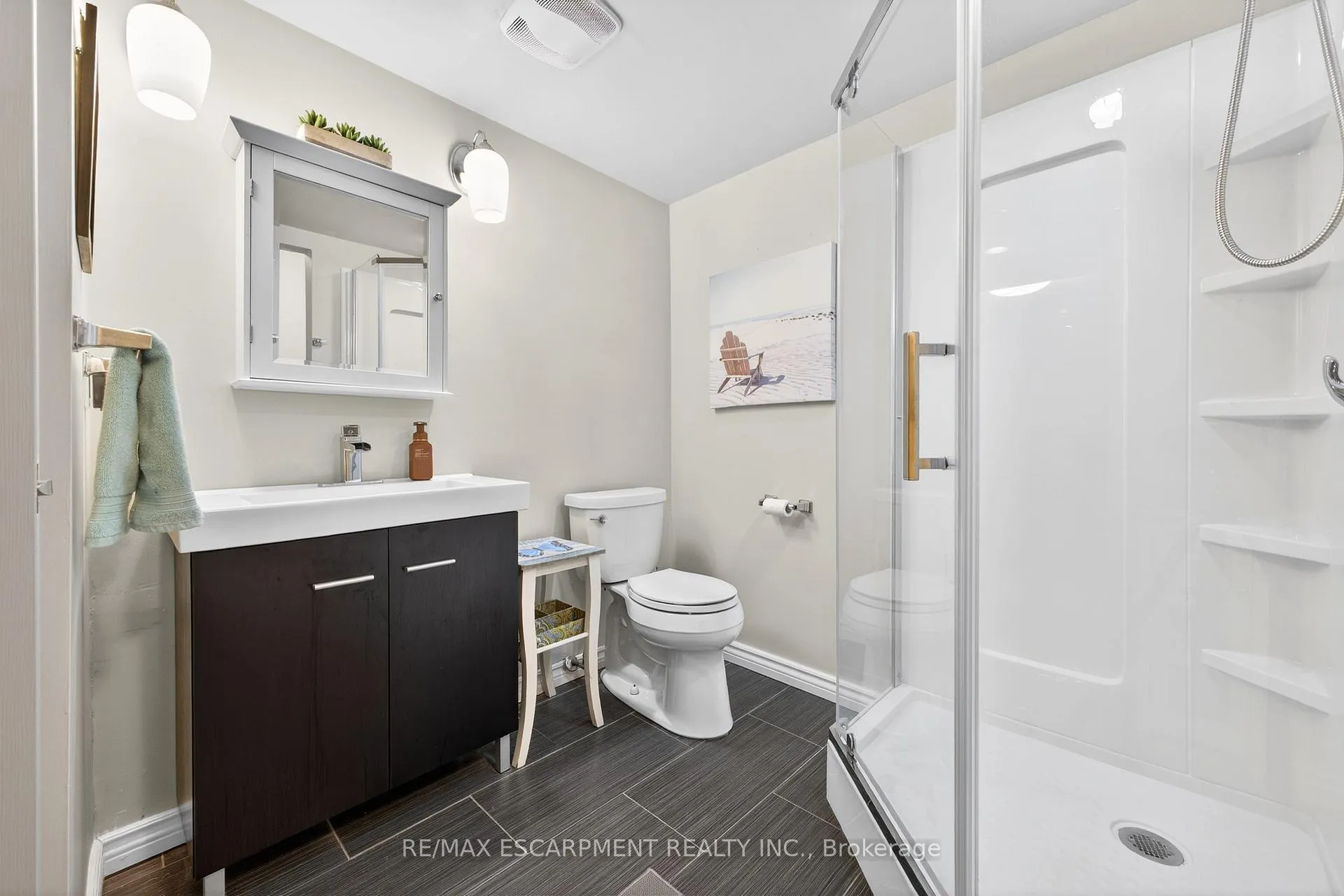 Photo 28 of 22 Novoco Drive, Hamilton, Gurnett — HOMEH