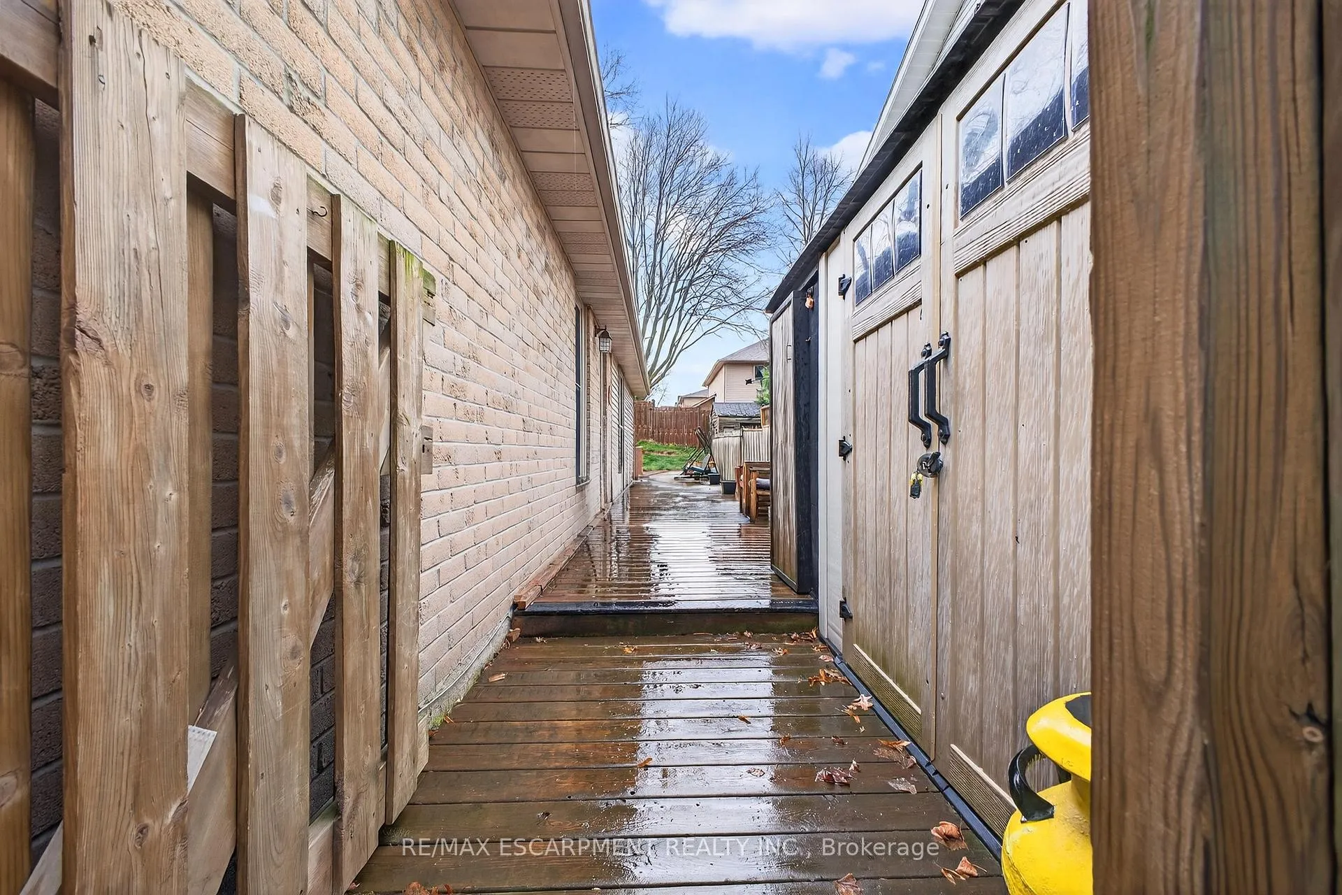 Photo 31 of 22 Novoco Drive, Hamilton, Gurnett — HOMEH