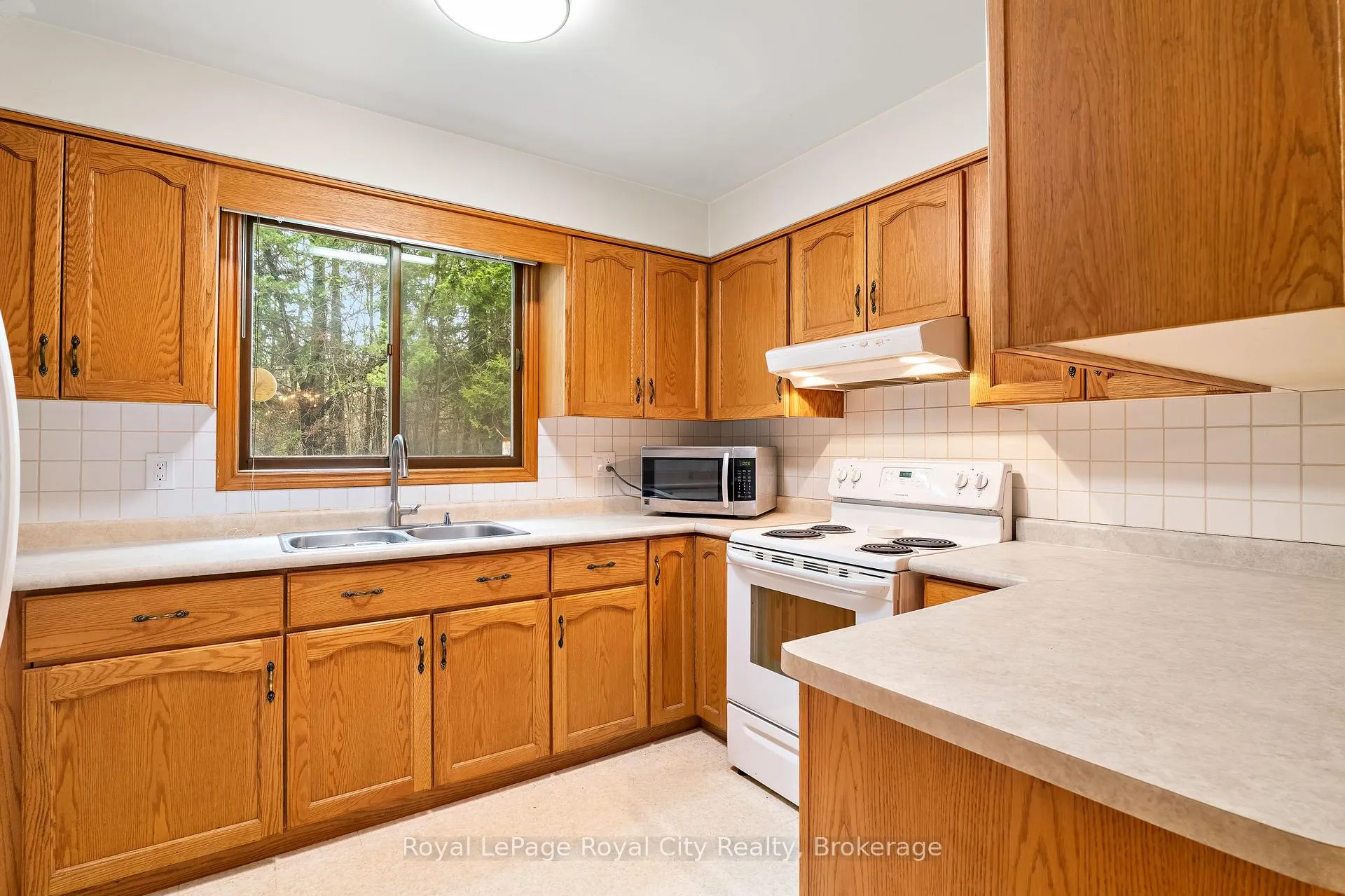 Photo 15 of 4620 20 Side Road N, Puslinch, Rural Puslinch West — HOMEH