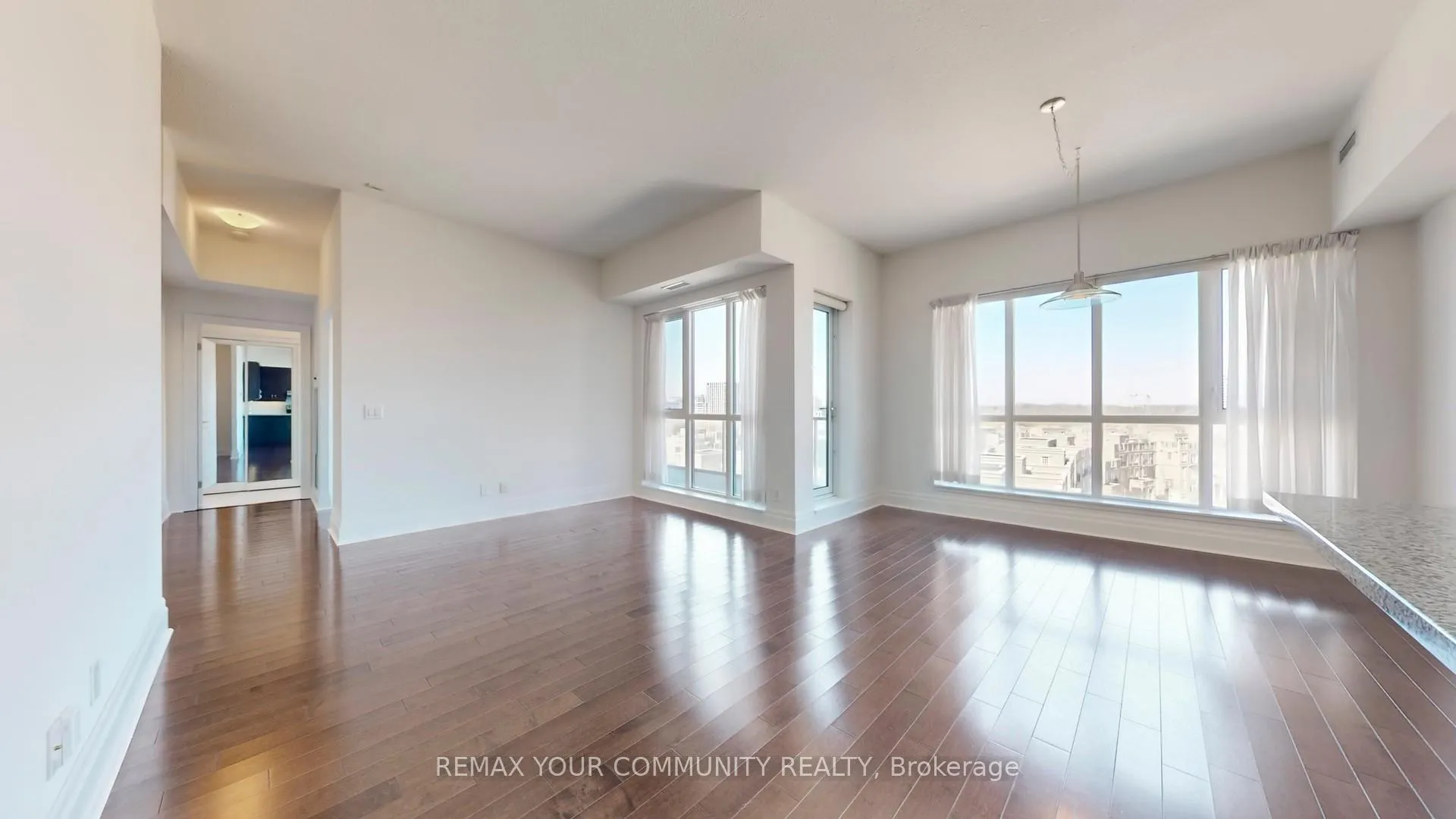 Photo 8 of Unit 703, 21 Upper Duke Crescent, Markham, Unionville — HOMEH