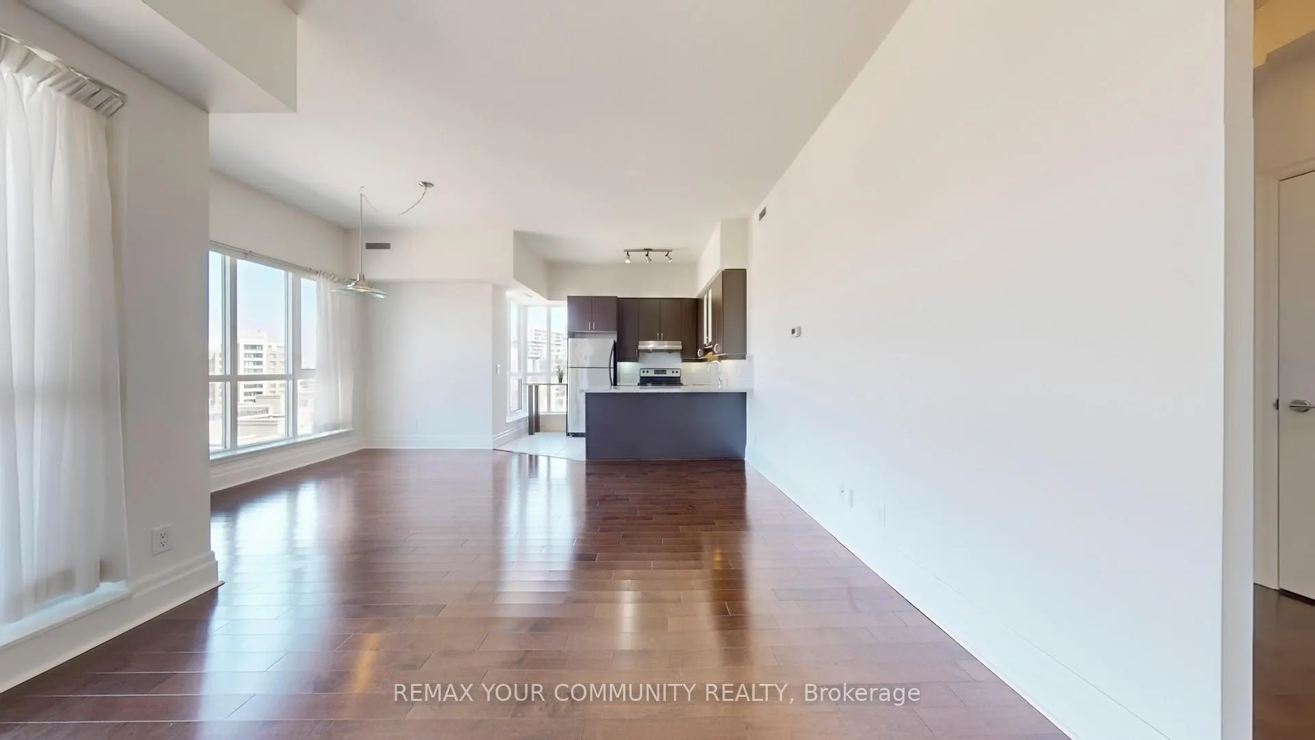 Photo 9 of Unit 703, 21 Upper Duke Crescent, Markham, Unionville — HOMEH