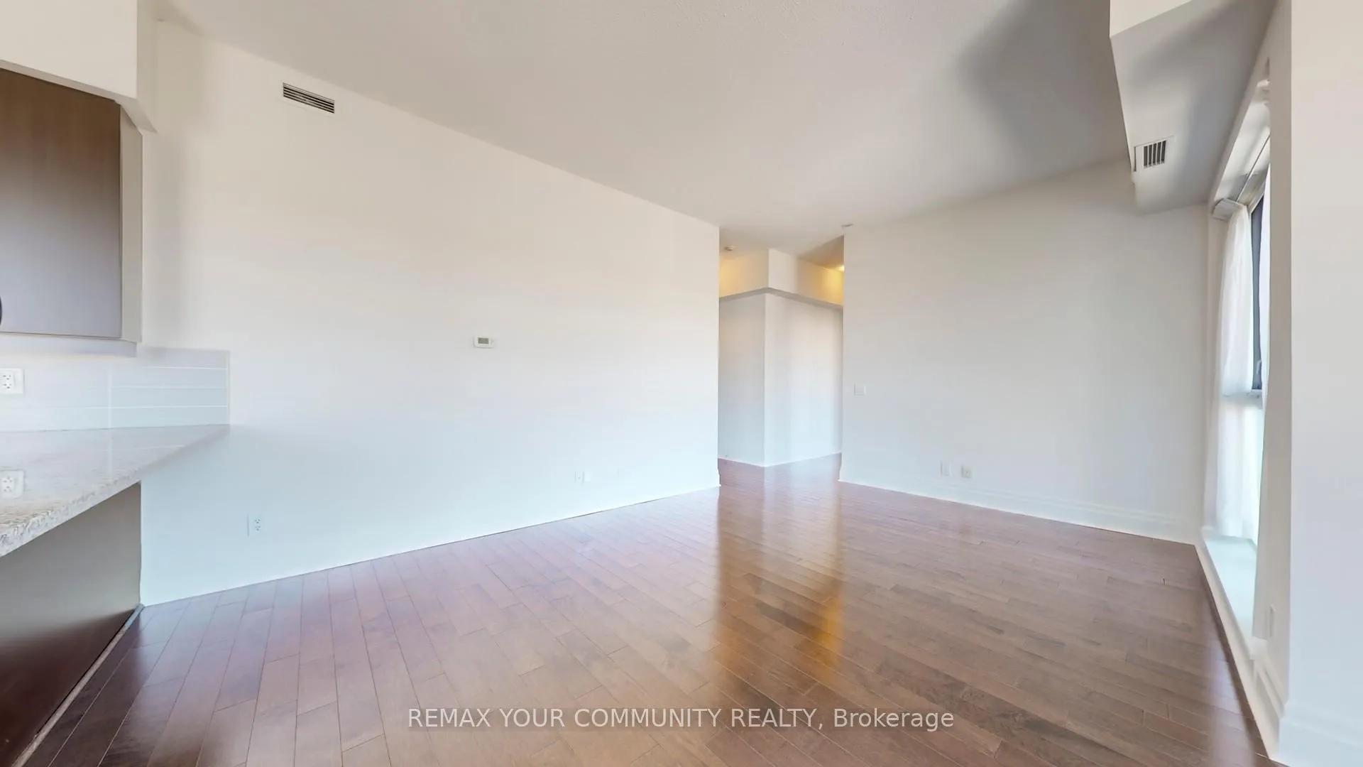 Photo 12 of Unit 703, 21 Upper Duke Crescent, Markham, Unionville — HOMEH