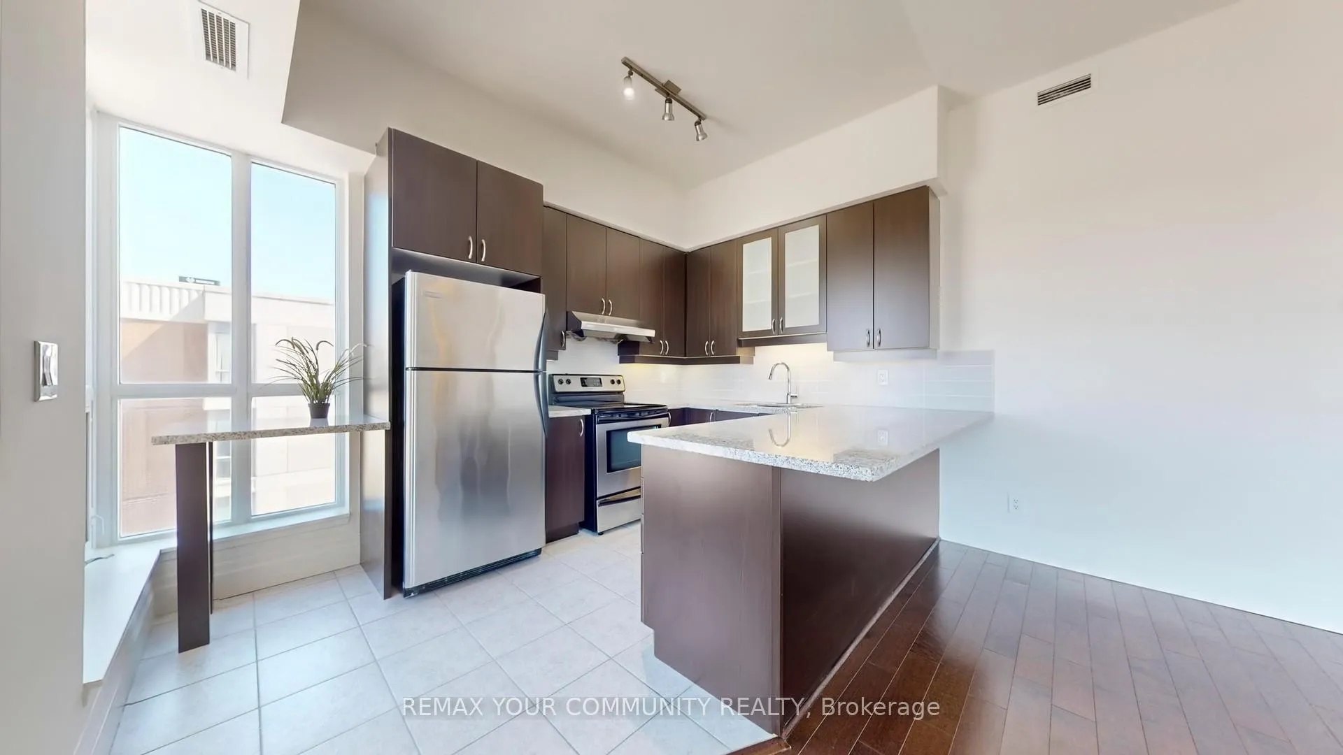 Photo 17 of Unit 703, 21 Upper Duke Crescent, Markham, Unionville — HOMEH