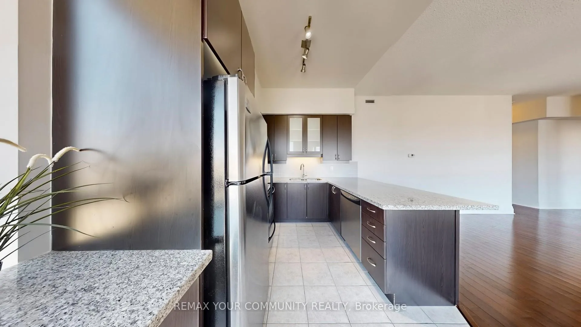 Photo 18 of Unit 703, 21 Upper Duke Crescent, Markham, Unionville — HOMEH