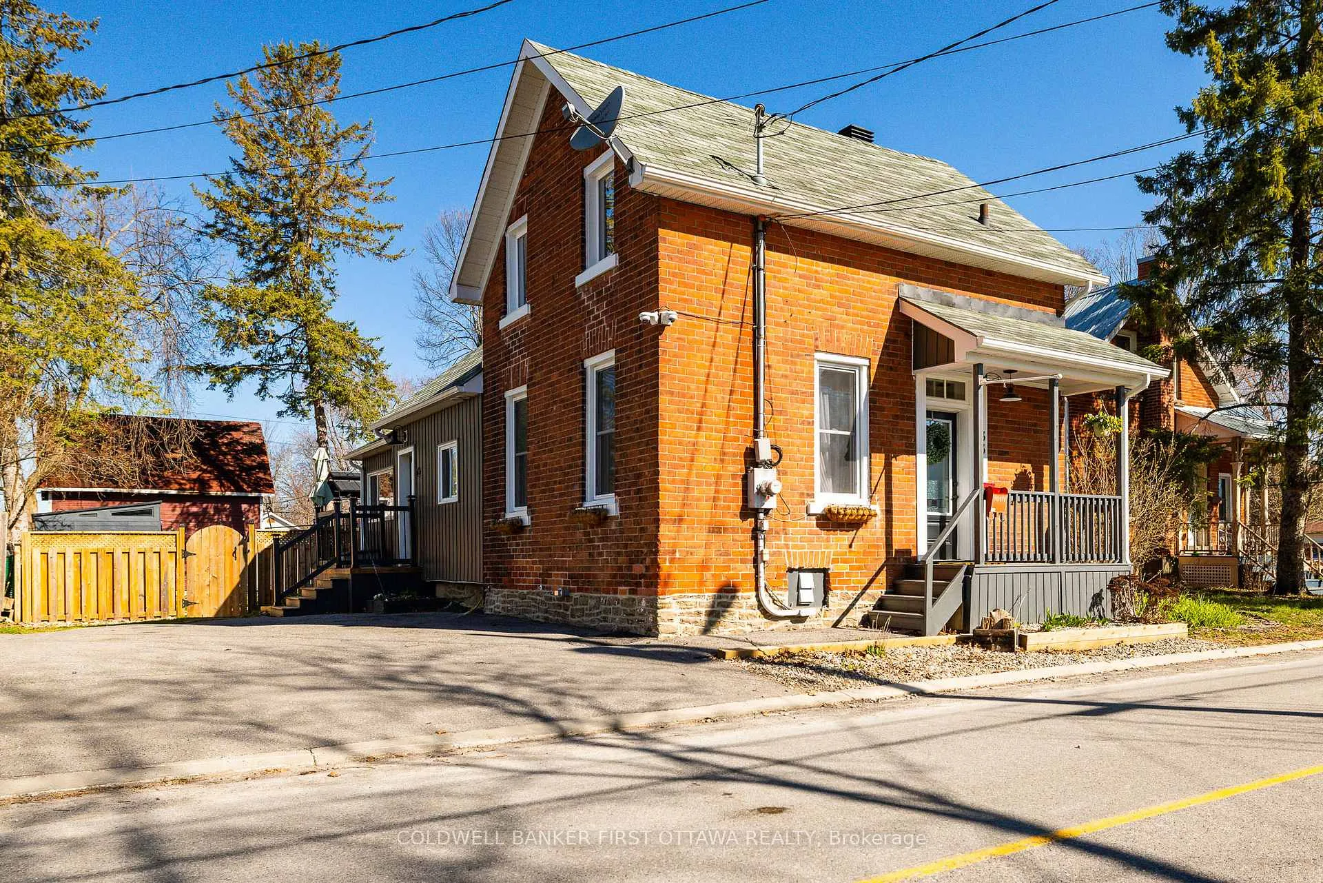 Photo 1 of 133 Nelson Street E, Carleton Place — HOMEH