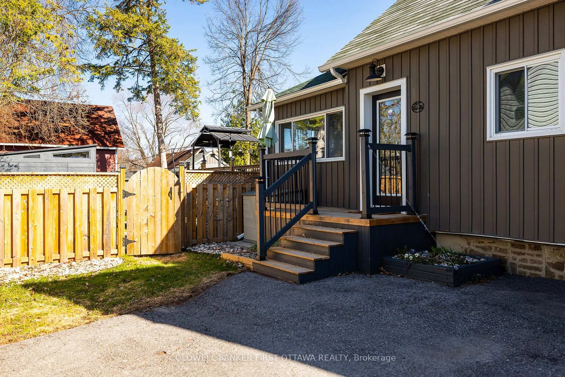 Photo 2 of 133 Nelson Street E, Carleton Place — HOMEH