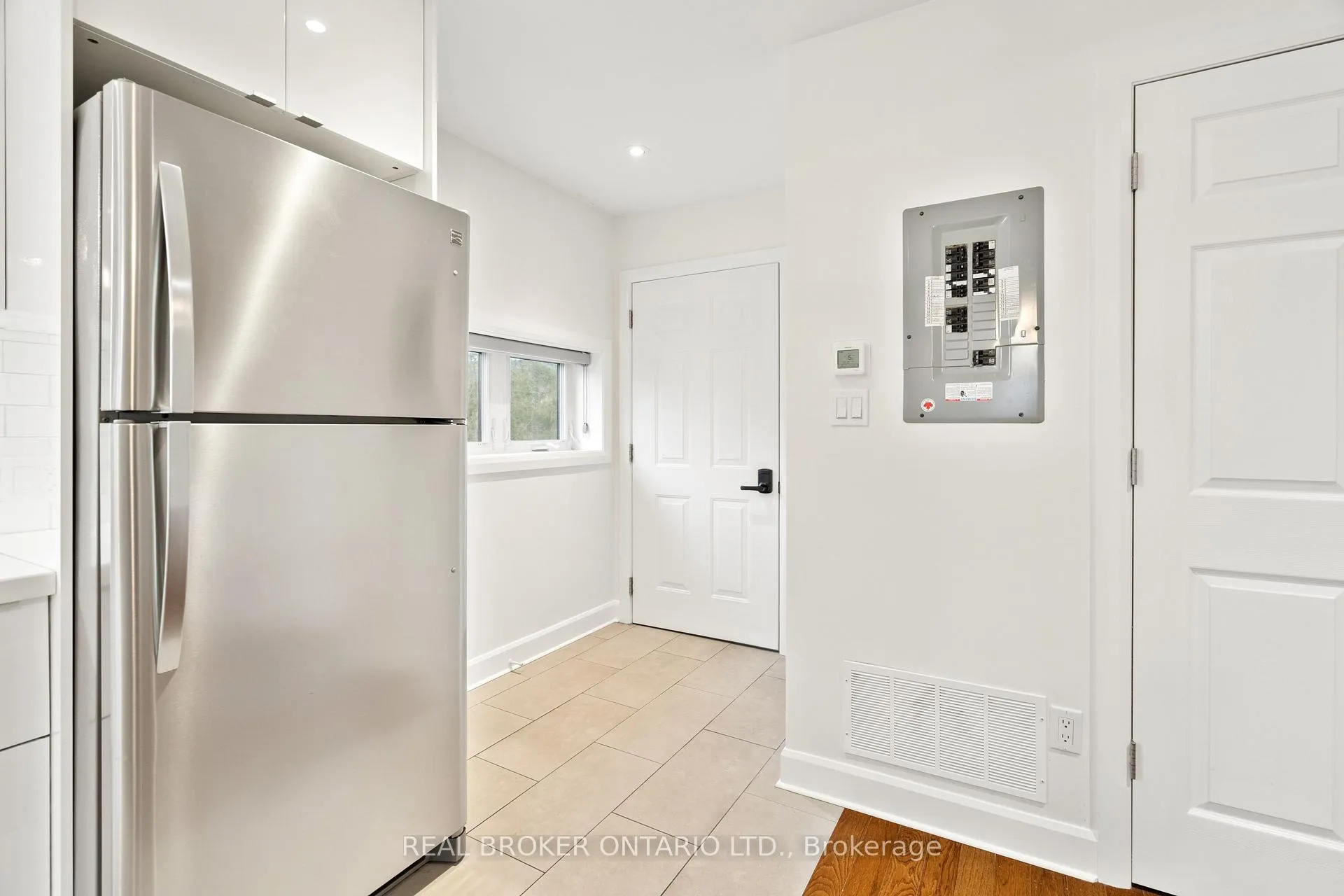 Photo 7 of 119 Tremaine Road, Milton, Milton North — HOMEH