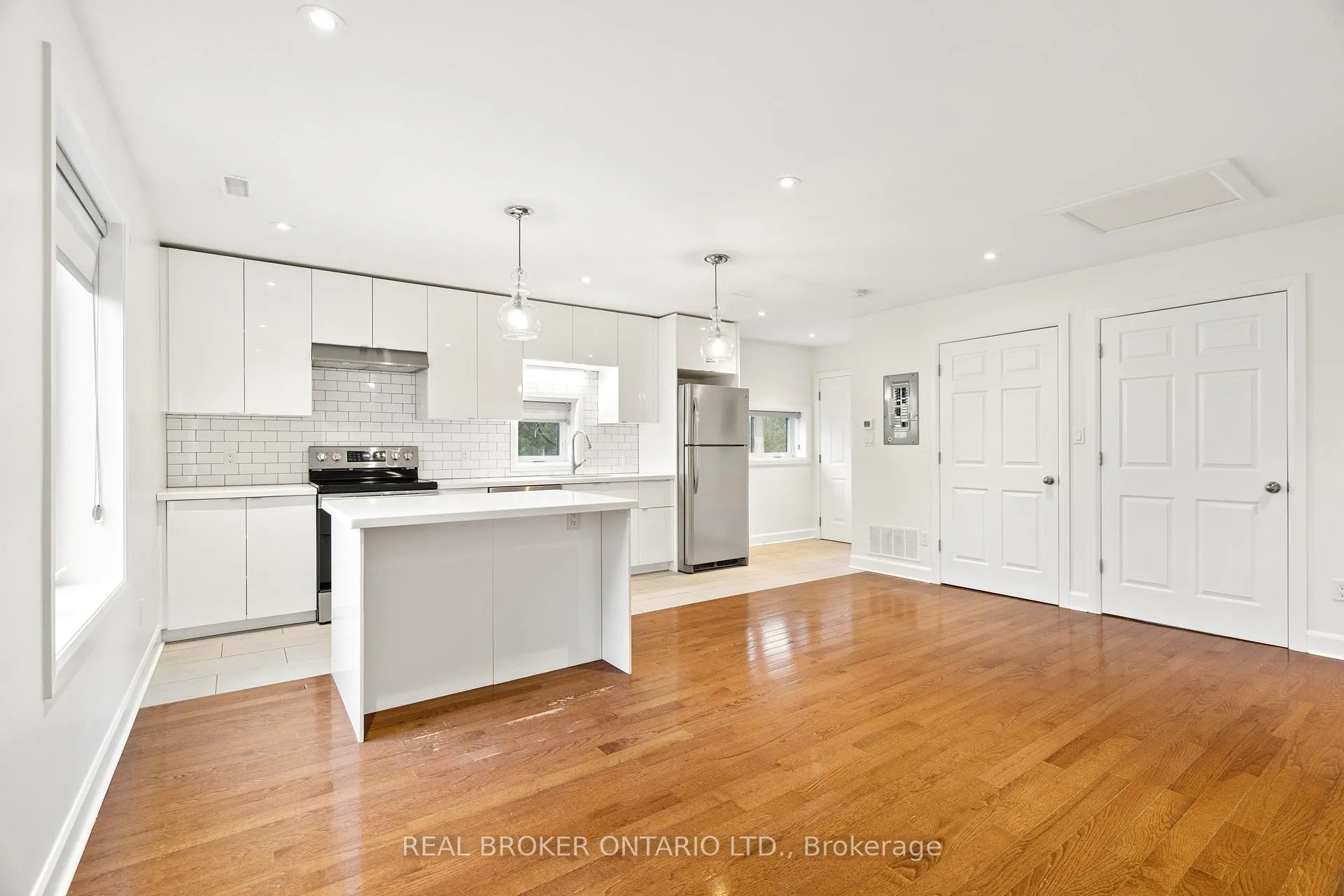 Photo 10 of 119 Tremaine Road, Milton, Milton North — HOMEH