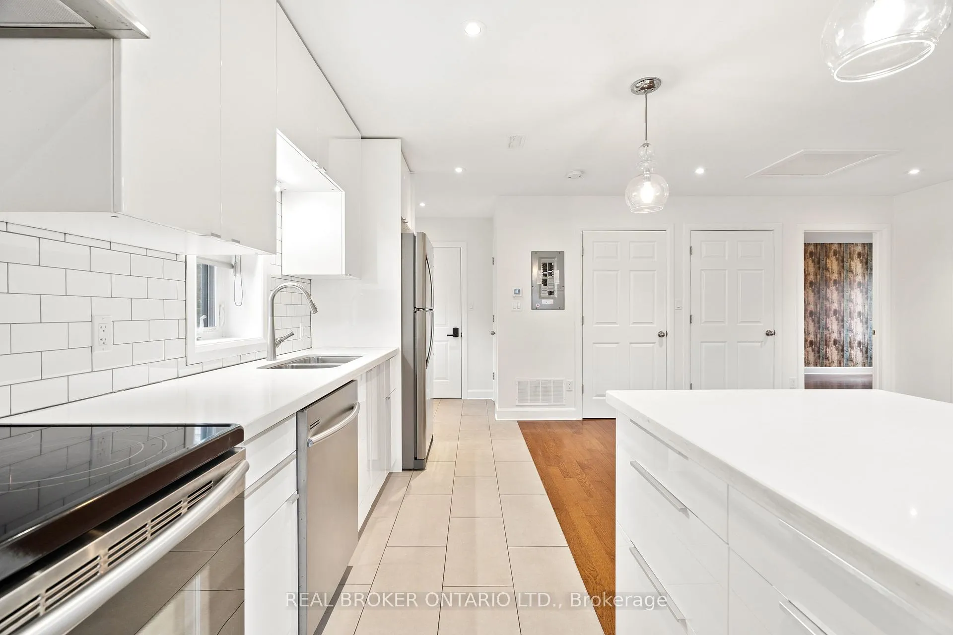 Photo 14 of 119 Tremaine Road, Milton, Milton North — HOMEH