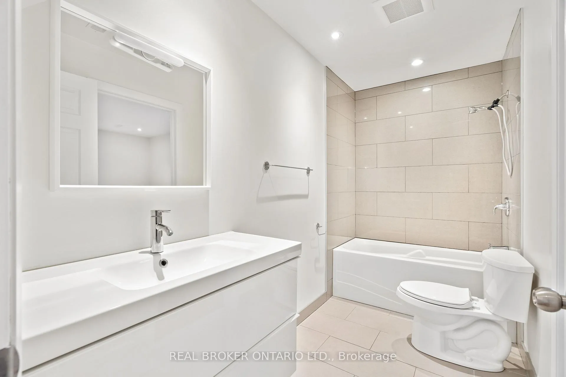Photo 19 of 119 Tremaine Road, Milton, Milton North — HOMEH