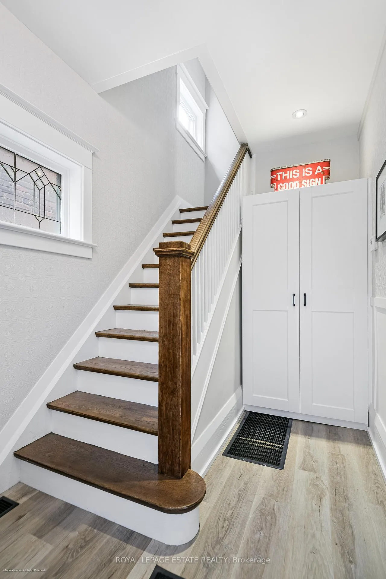 Photo 2 of Unit Upper, 34 Barrington Avenue, Toronto, East End-Danforth — HOMEH