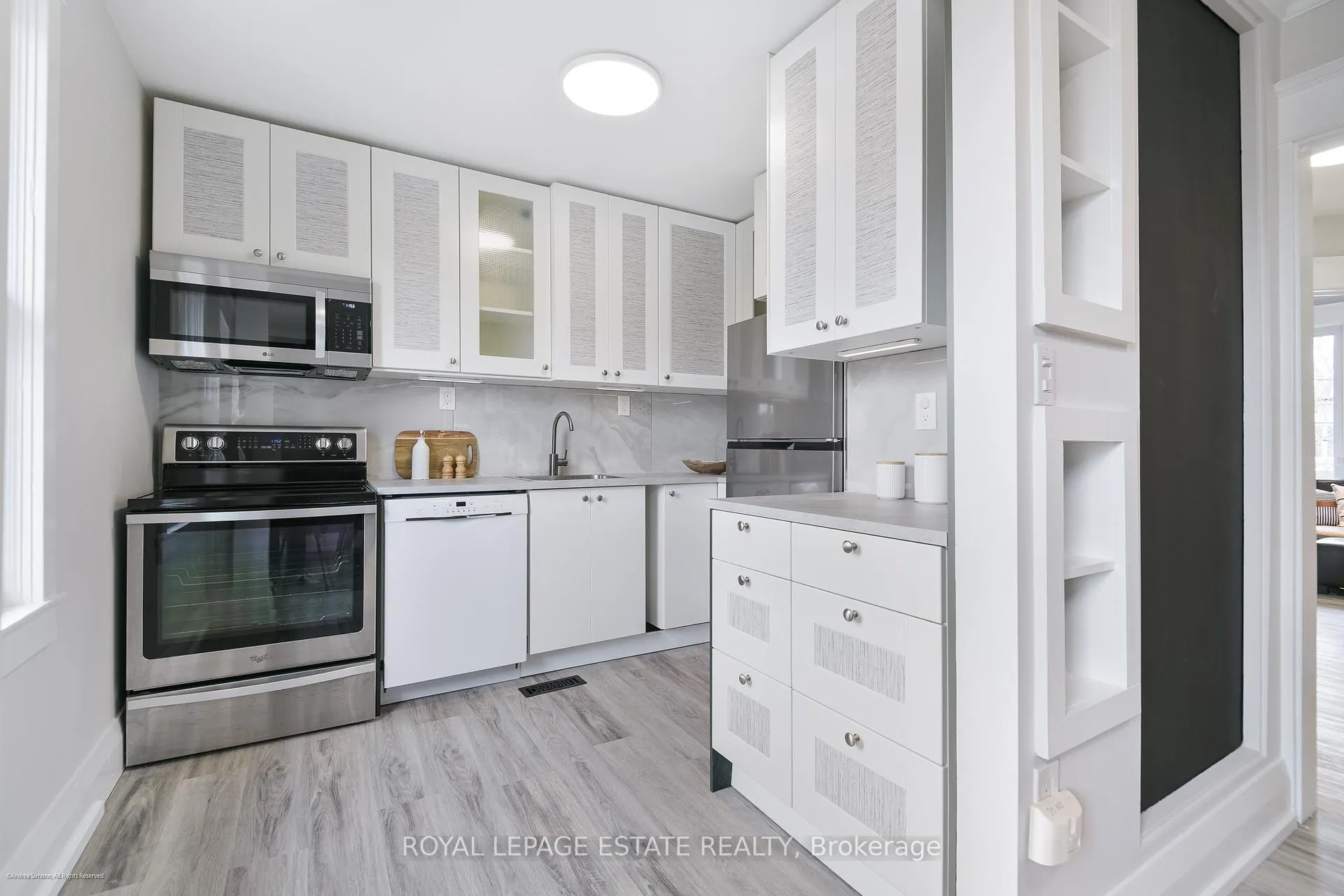 Photo 3 of Unit Upper, 34 Barrington Avenue, Toronto, East End-Danforth — HOMEH