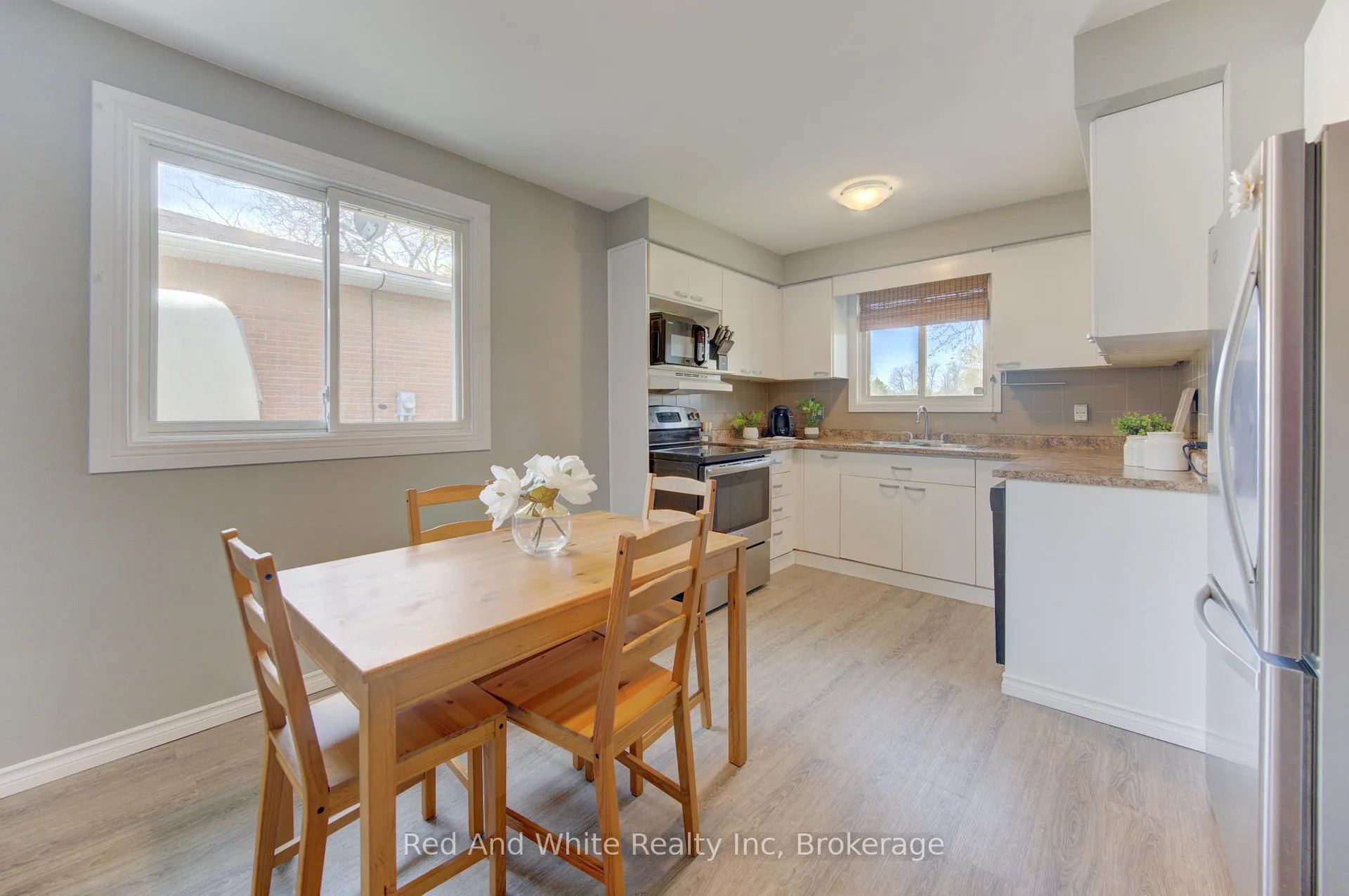 Photo 11 of 100 Johanna Drive, Cambridge — HOMEH