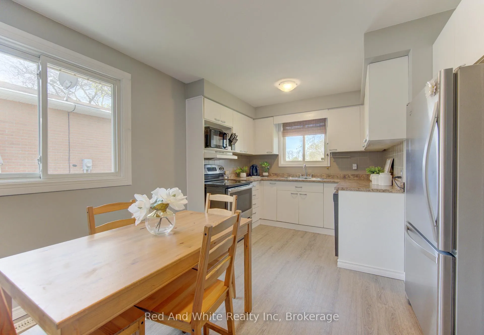 Photo 12 of 100 Johanna Drive, Cambridge — HOMEH