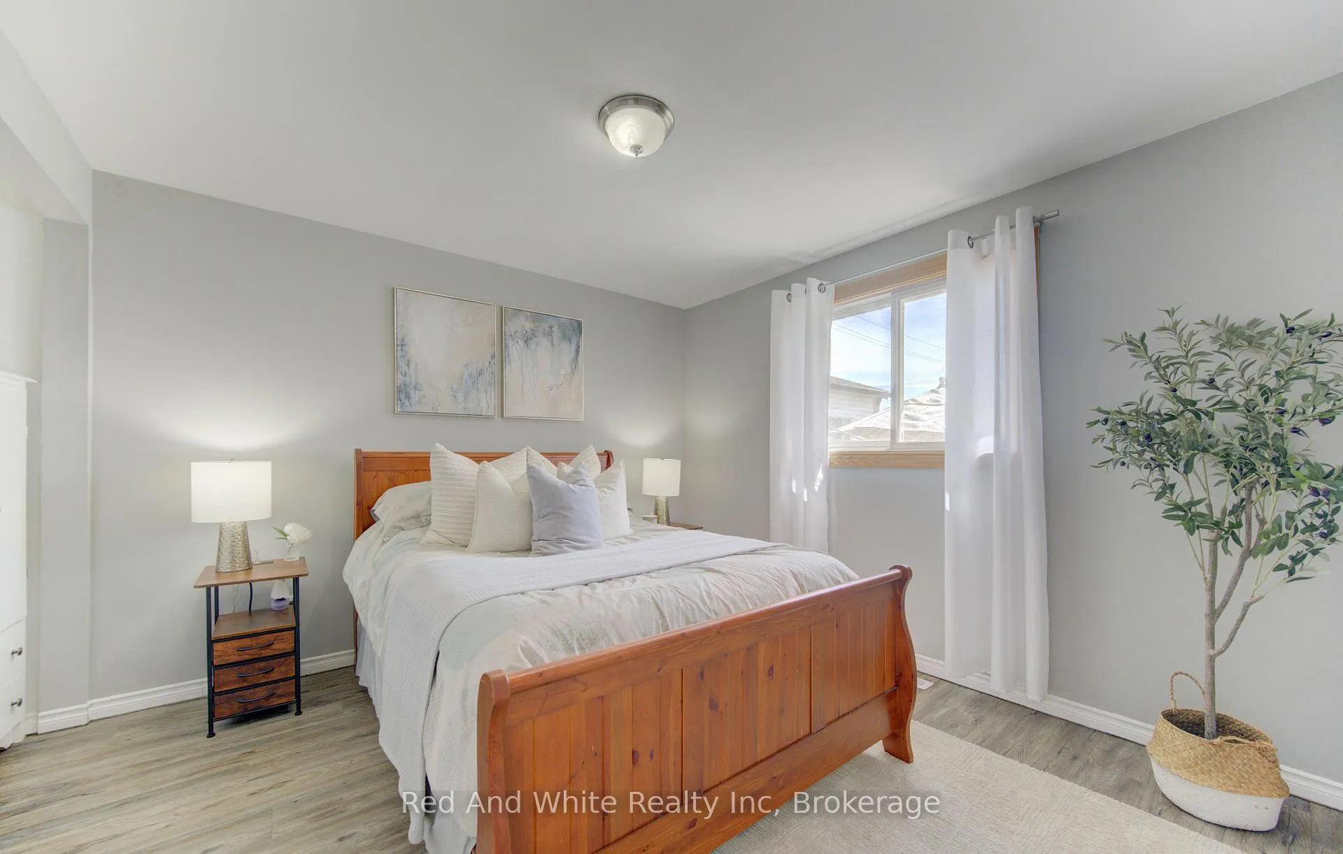 Photo 16 of 100 Johanna Drive, Cambridge — HOMEH