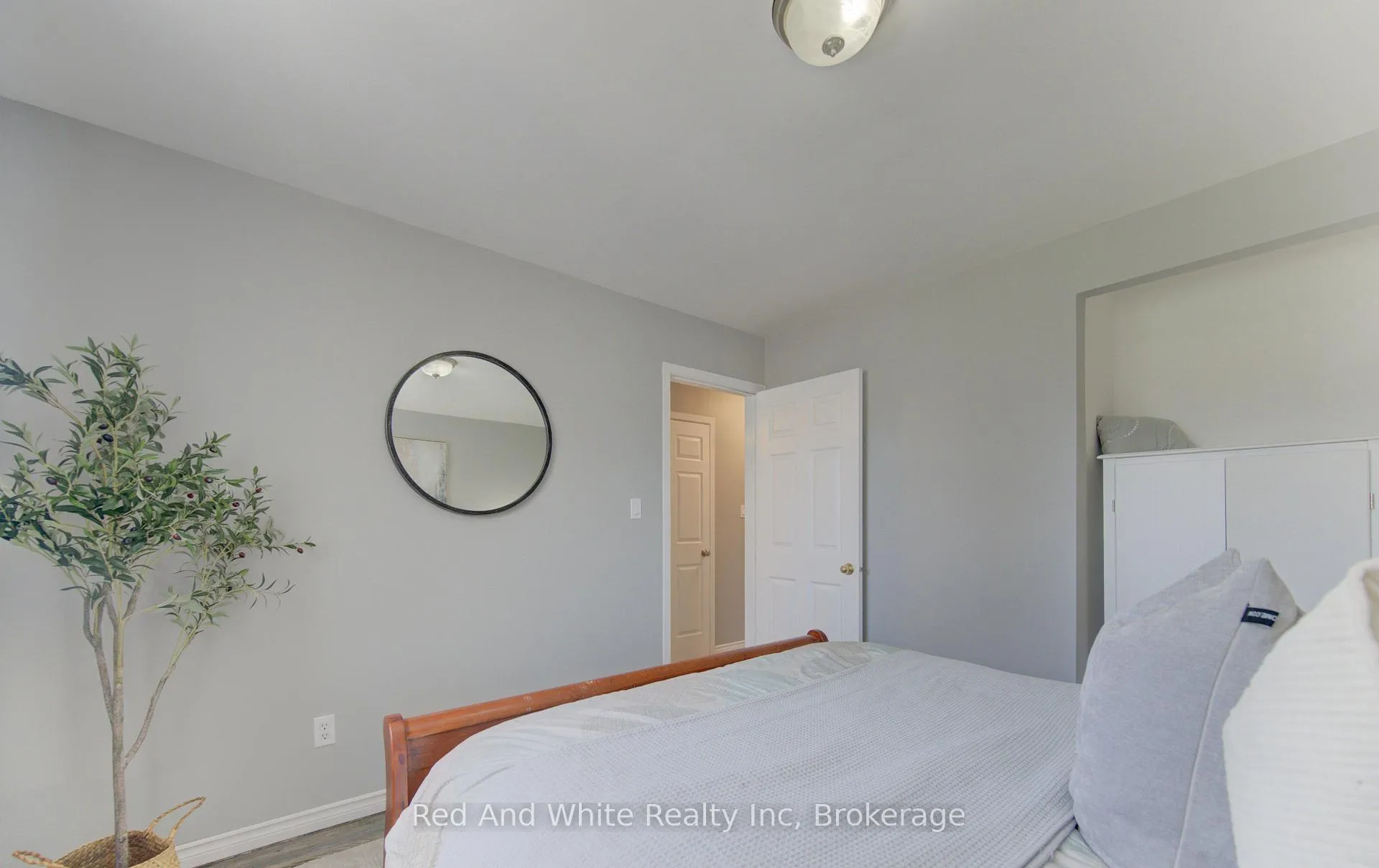 Photo 17 of 100 Johanna Drive, Cambridge — HOMEH