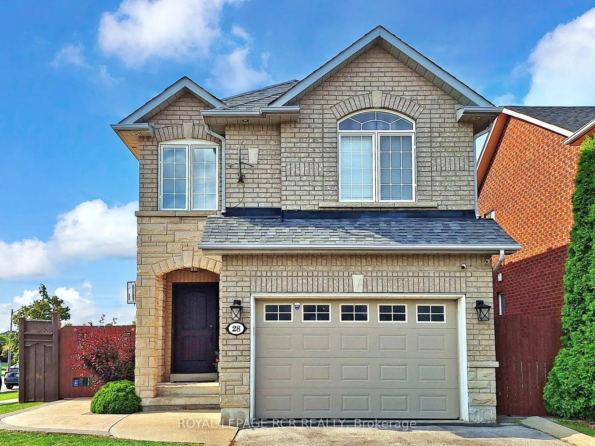 Photo 1 of 28 Wakely Boulevard, Caledon, Bolton West — HOMEH