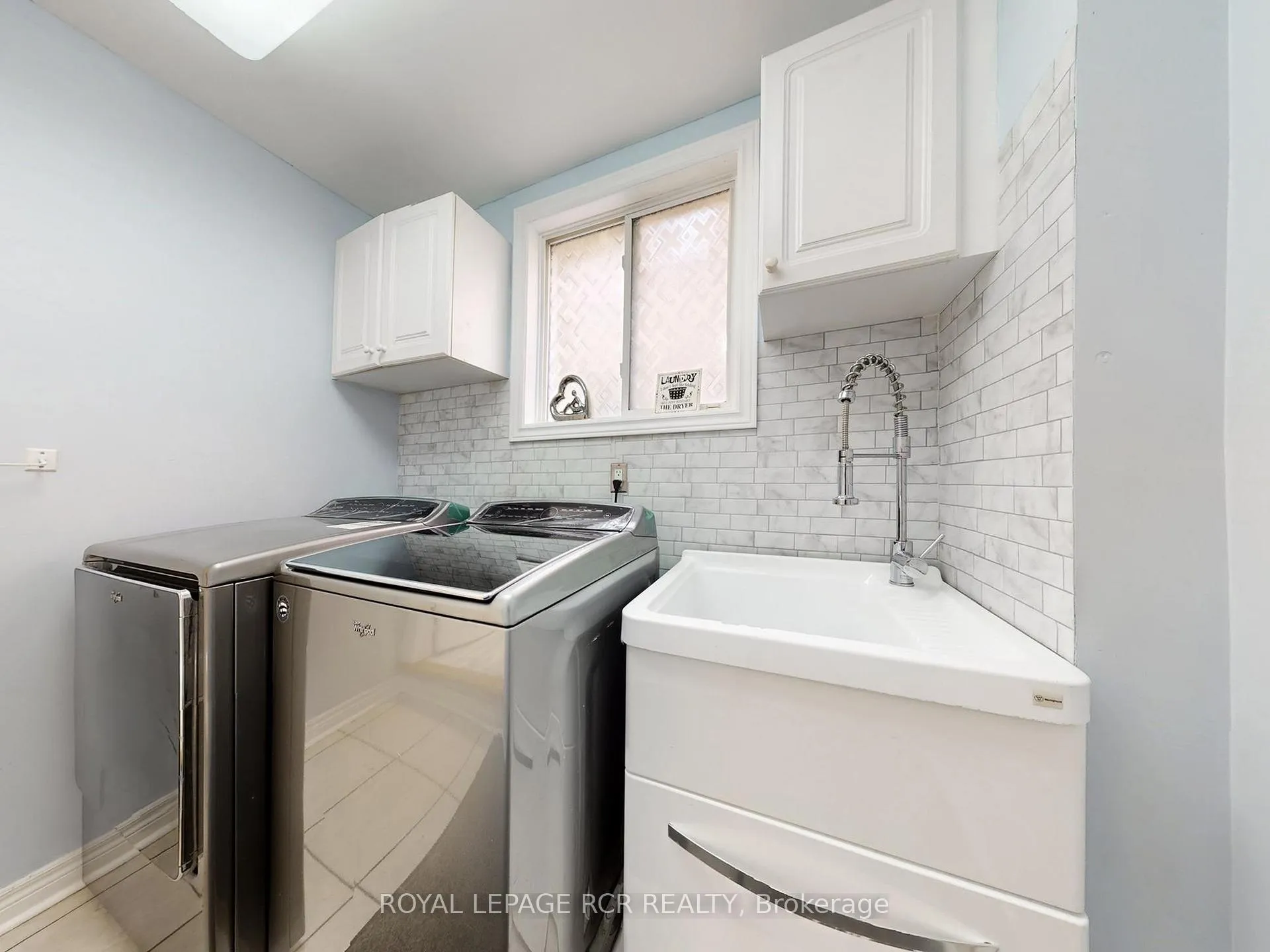 Photo 15 of 28 Wakely Boulevard, Caledon, Bolton West — HOMEH