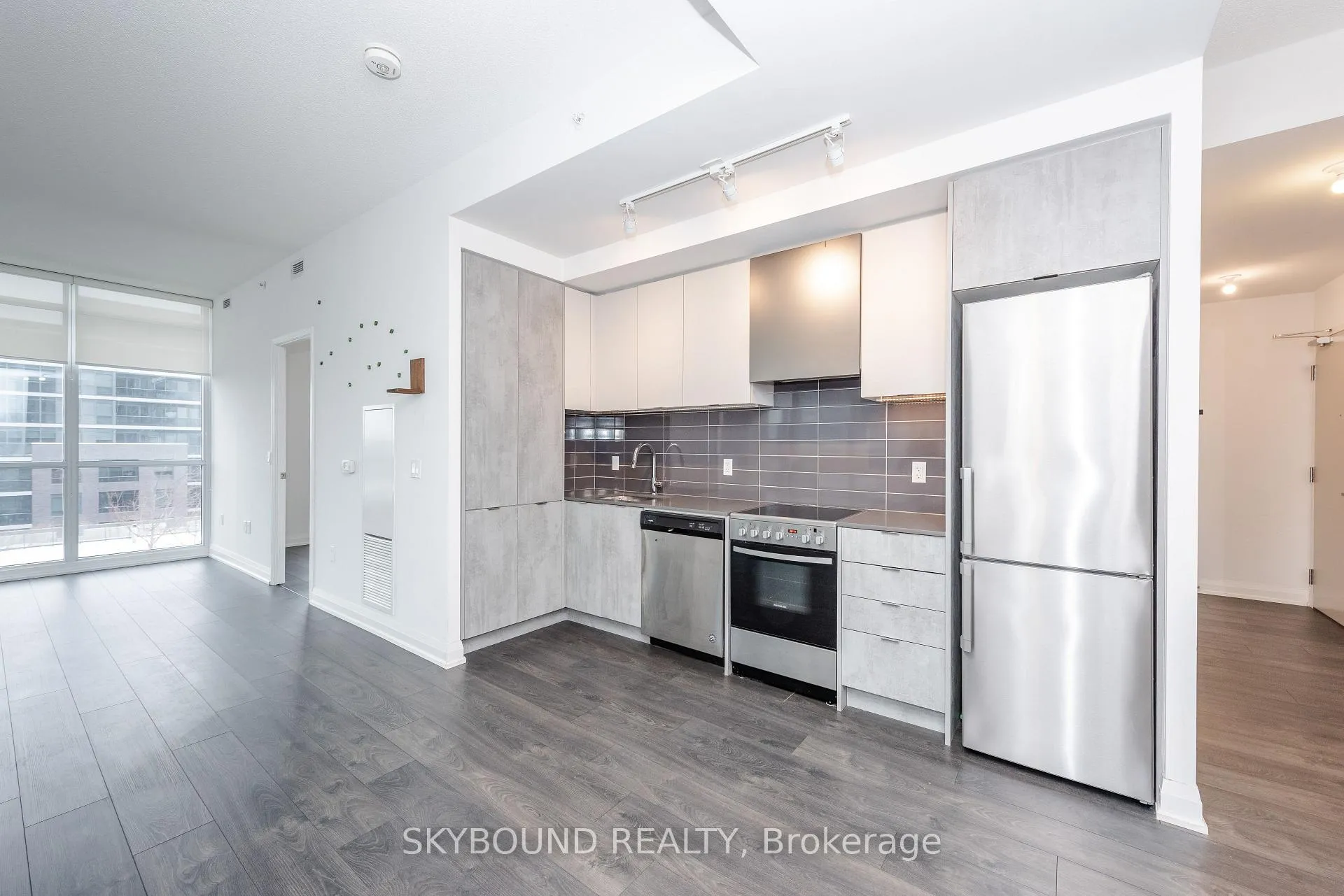 Photo 11 of Unit 605, 30 Gibbs Road, Etobicoke, Islington-City Centre West — HOMEH