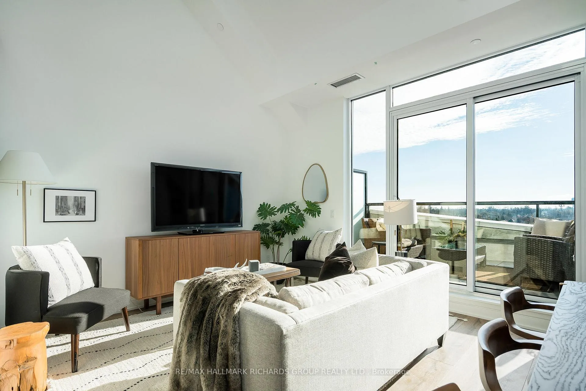 Photo 2 of Unit PH610, 31 Huron Street, Collingwood — HOMEH