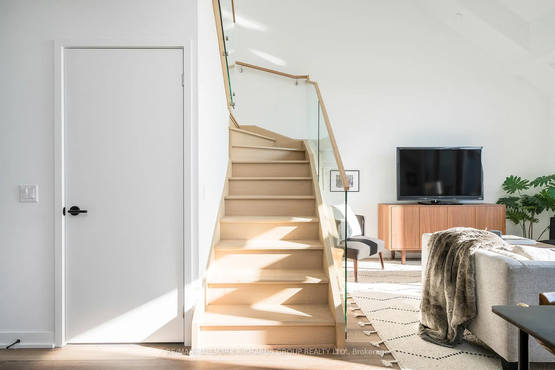 Photo 7 of Unit PH610, 31 Huron Street, Collingwood — HOMEH
