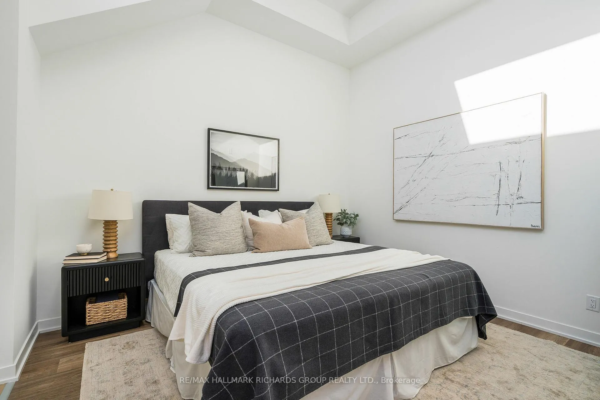 Photo 8 of Unit PH610, 31 Huron Street, Collingwood — HOMEH