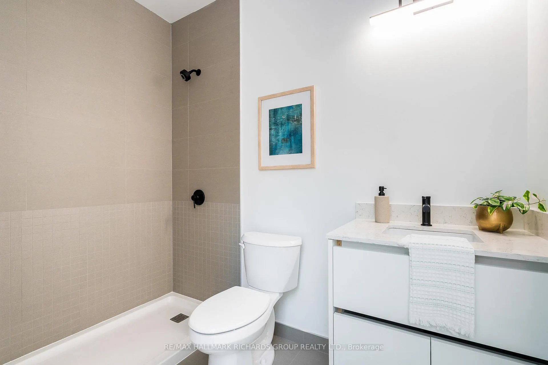 Photo 9 of Unit PH610, 31 Huron Street, Collingwood — HOMEH