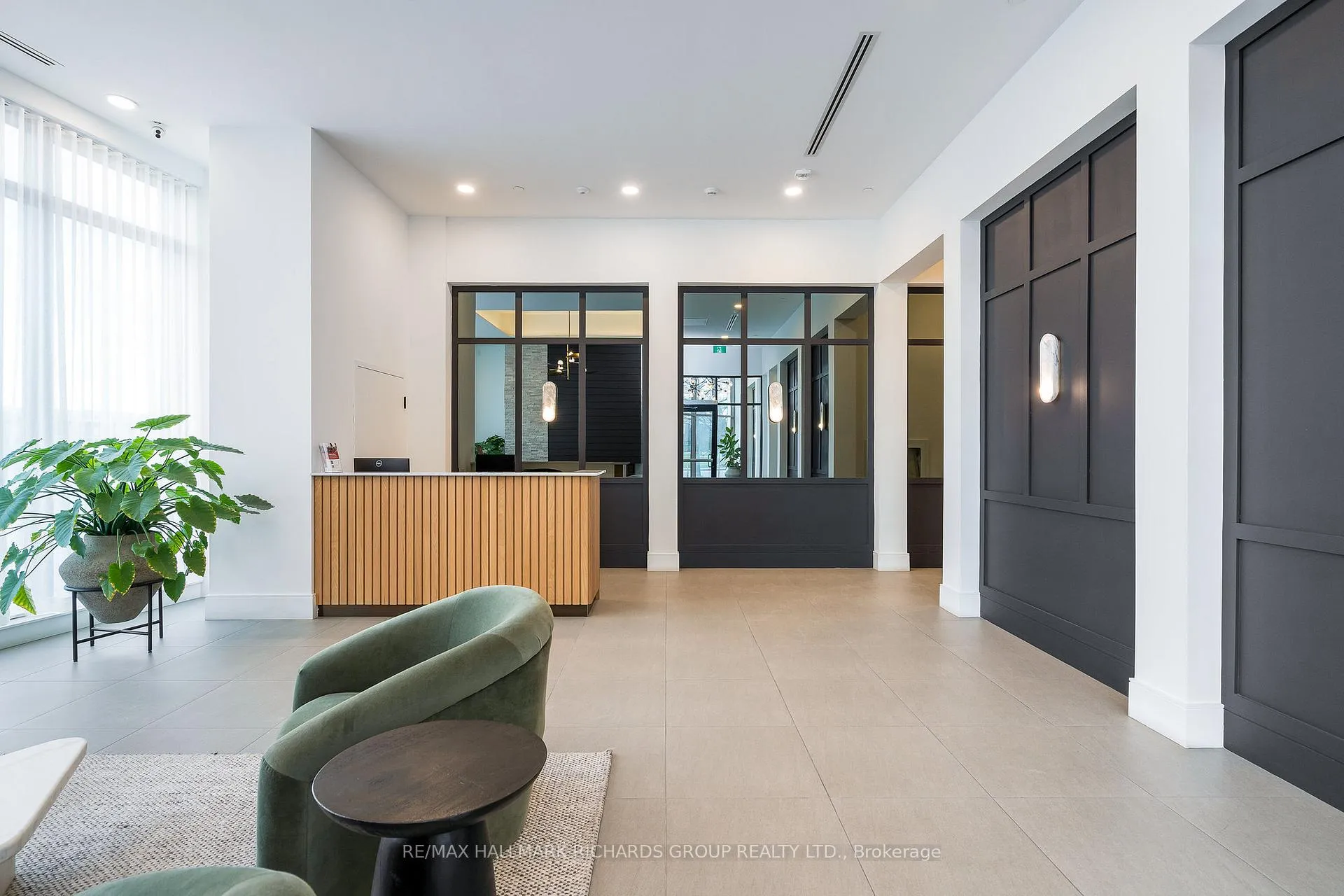 Photo 17 of Unit PH610, 31 Huron Street, Collingwood — HOMEH
