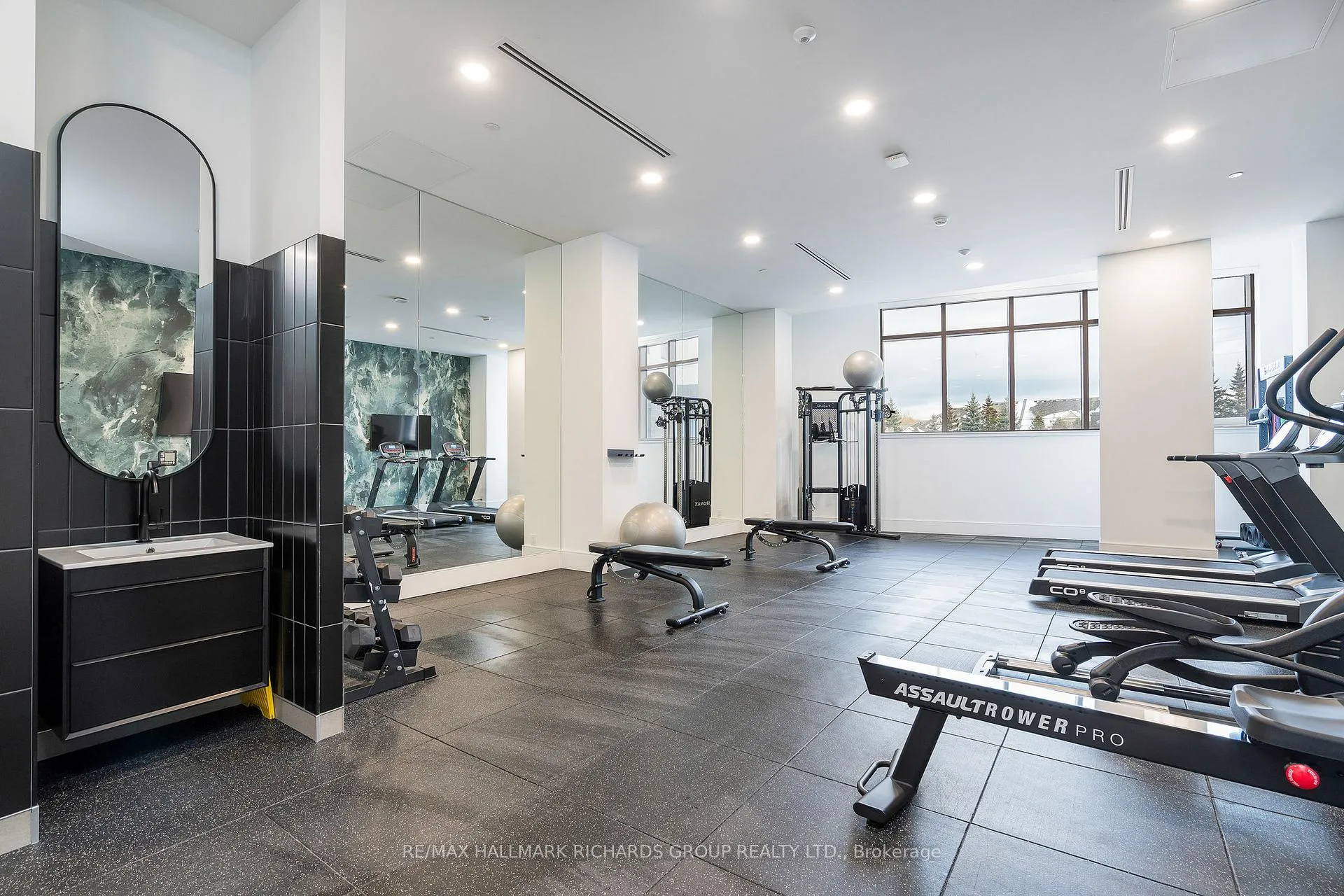 Photo 20 of Unit PH610, 31 Huron Street, Collingwood — HOMEH