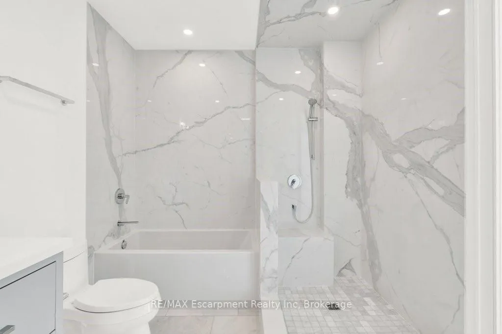 Photo 27 of Unit 2003, 2060 Lakeshore Road, Burlington, Brant — HOMEH