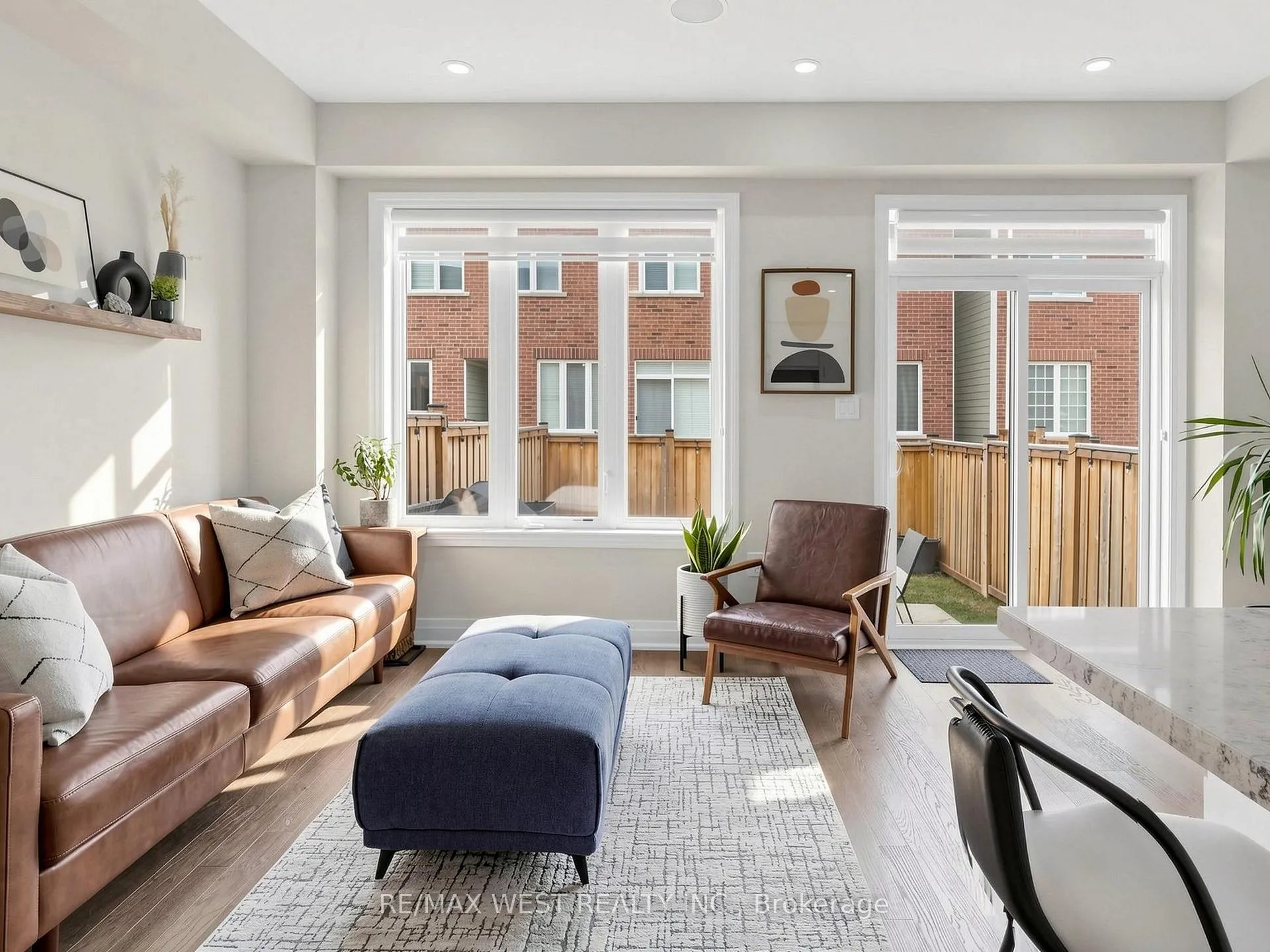 Photo 5 of 32 Angelfish Road, Brampton, Northwest Brampton — HOMEH