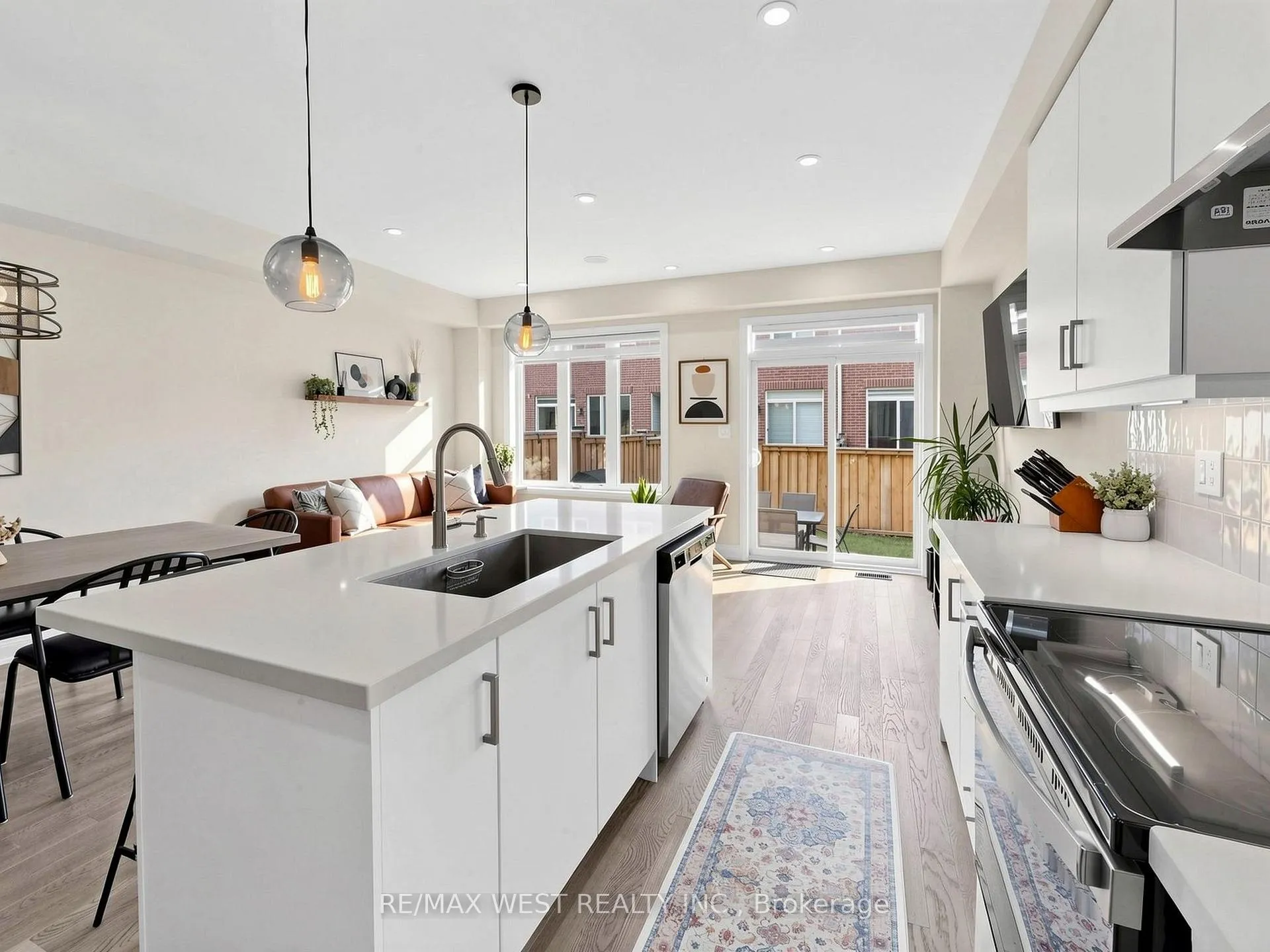 Photo 15 of 32 Angelfish Road, Brampton, Northwest Brampton — HOMEH