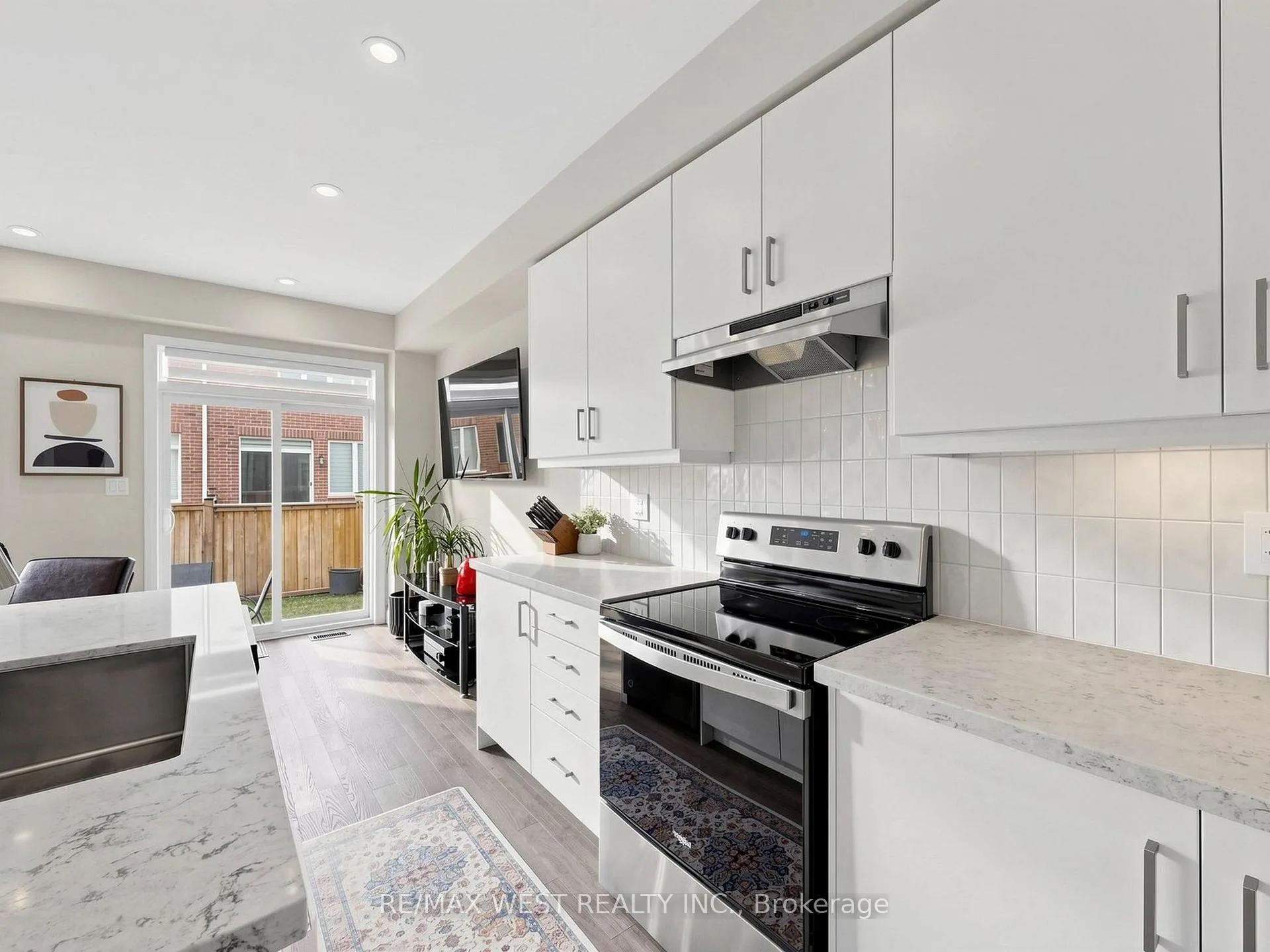 Photo 16 of 32 Angelfish Road, Brampton, Northwest Brampton — HOMEH