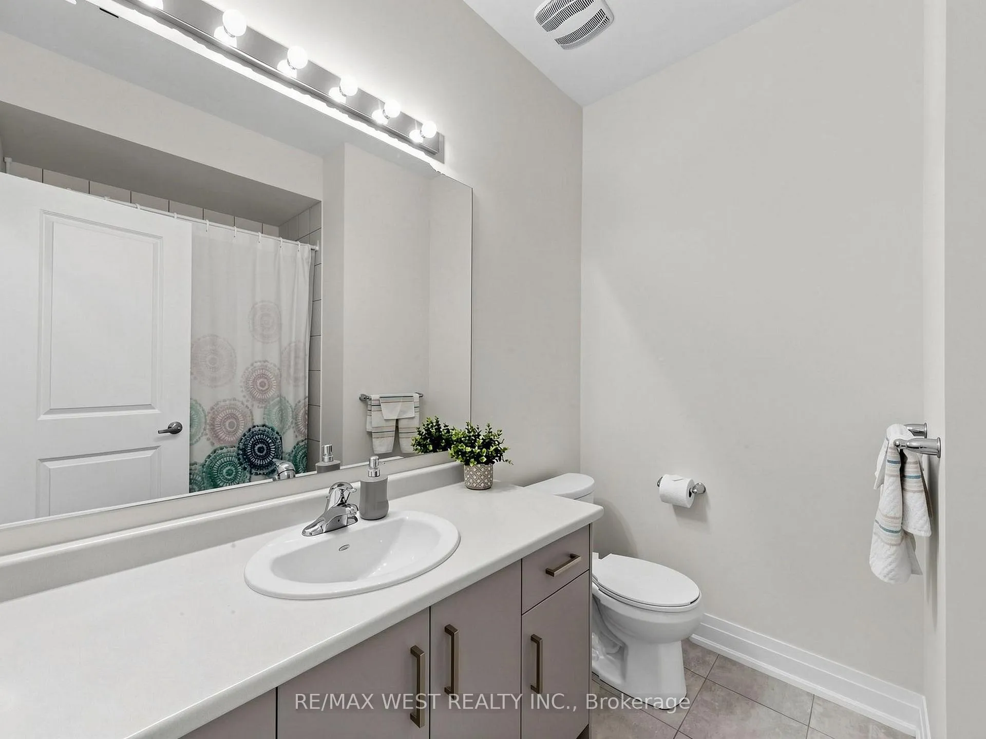 Photo 37 of 32 Angelfish Road, Brampton, Northwest Brampton — HOMEH