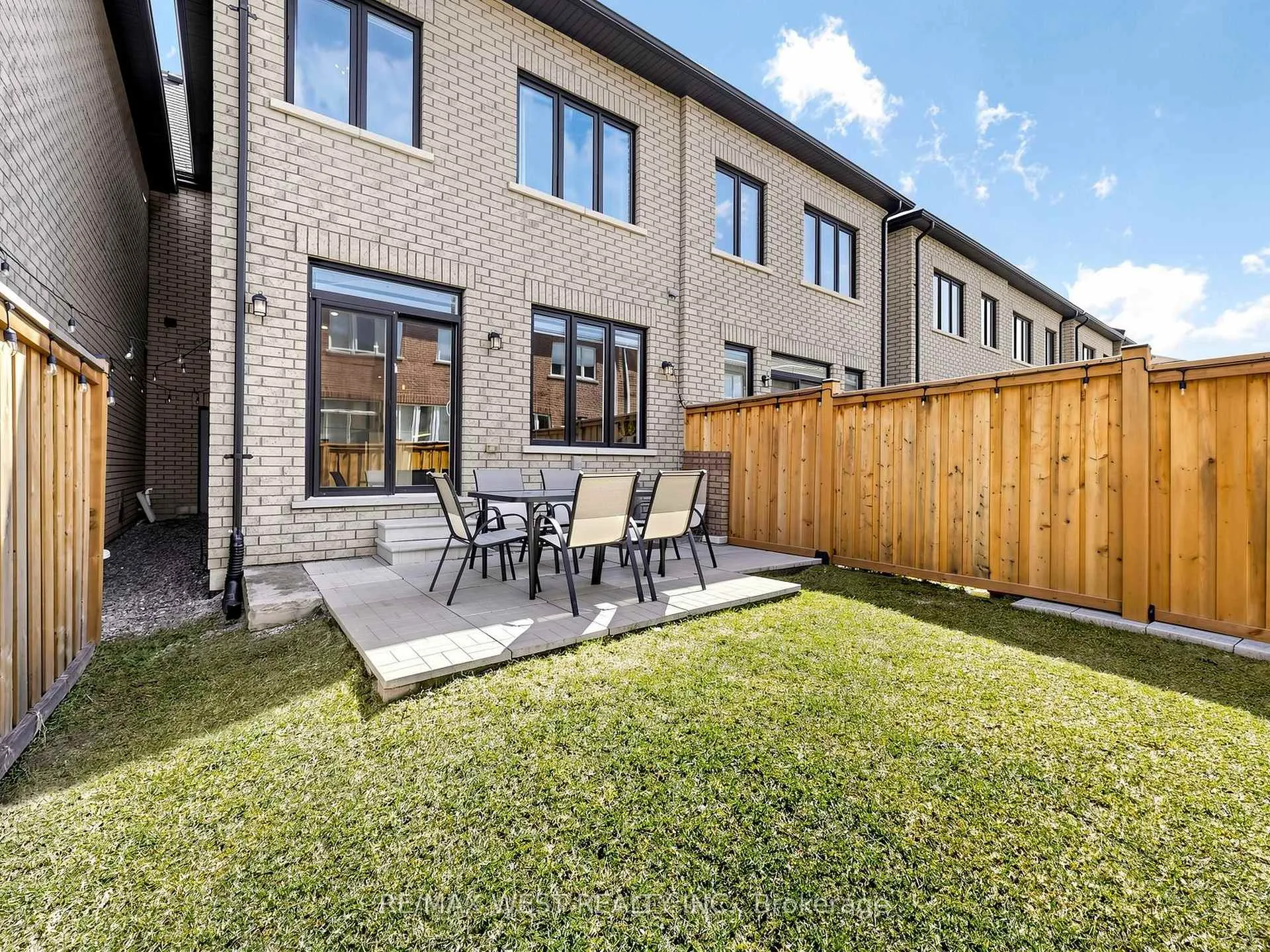 Photo 45 of 32 Angelfish Road, Brampton, Northwest Brampton — HOMEH