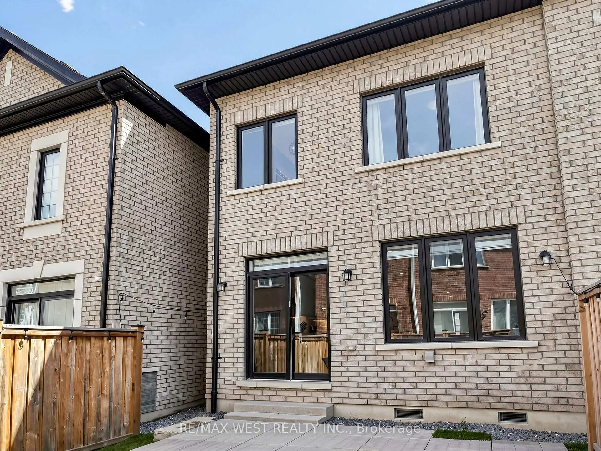 Photo 47 of 32 Angelfish Road, Brampton, Northwest Brampton — HOMEH