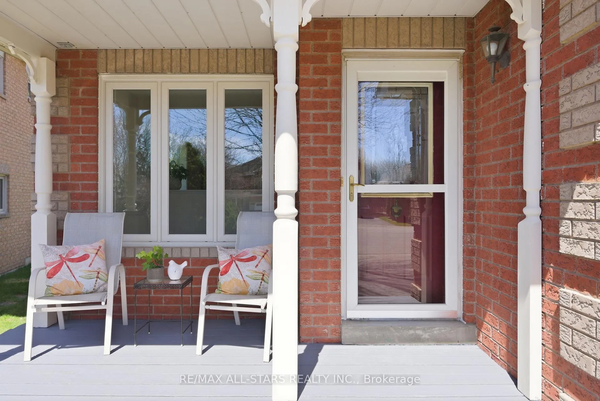 Photo 8 of 14 Napier Court, Whitby, Brooklin — HOMEH