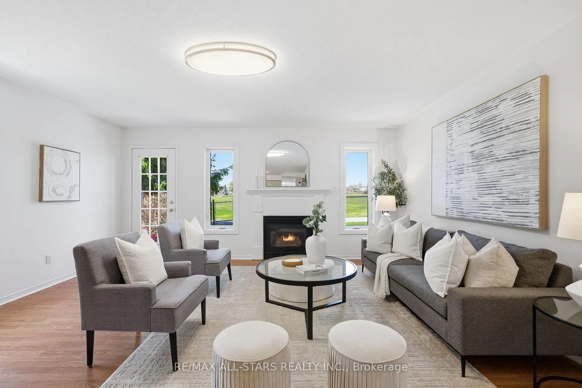 Photo 11 of 14 Napier Court, Whitby, Brooklin — HOMEH