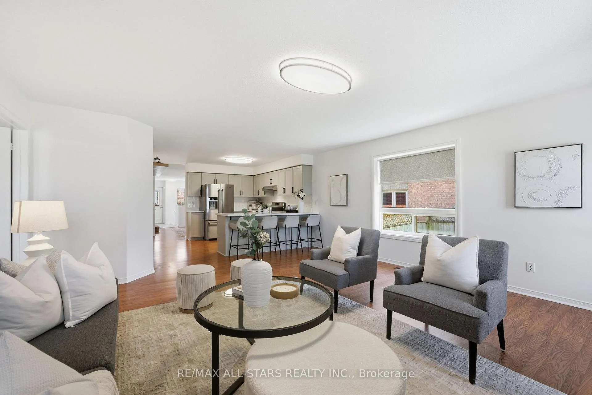 Photo 12 of 14 Napier Court, Whitby, Brooklin — HOMEH