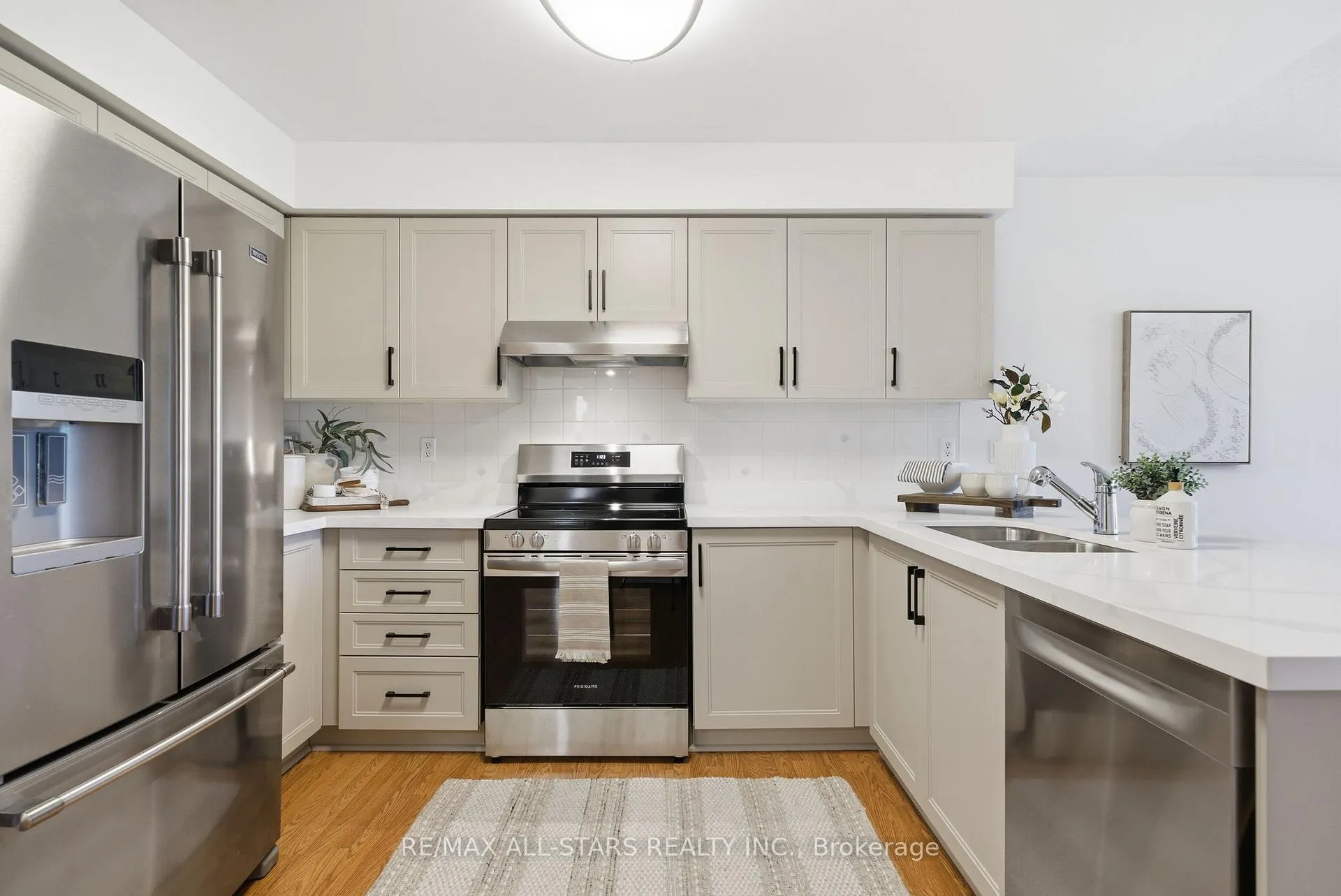 Photo 14 of 14 Napier Court, Whitby, Brooklin — HOMEH