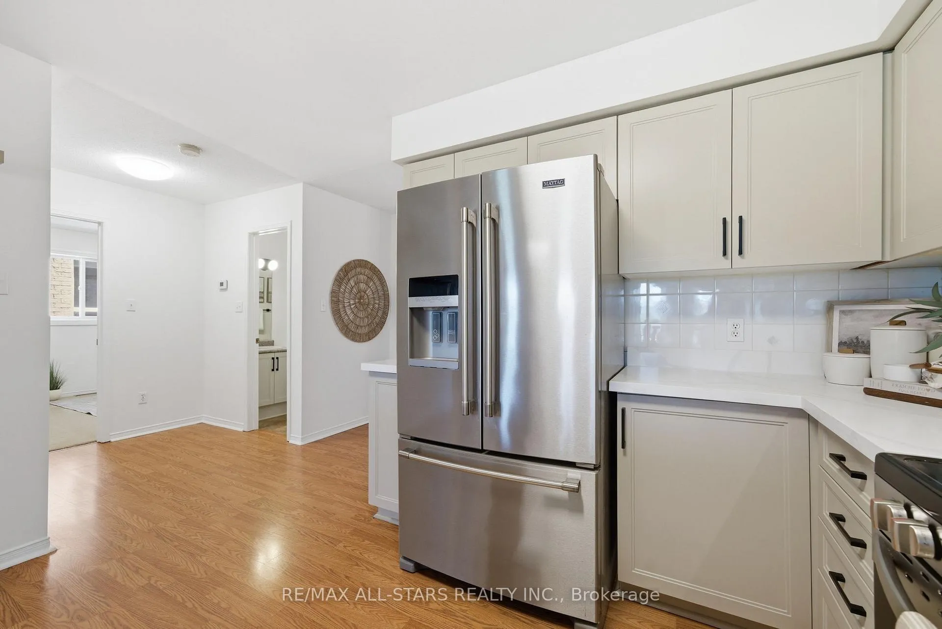 Photo 16 of 14 Napier Court, Whitby, Brooklin — HOMEH