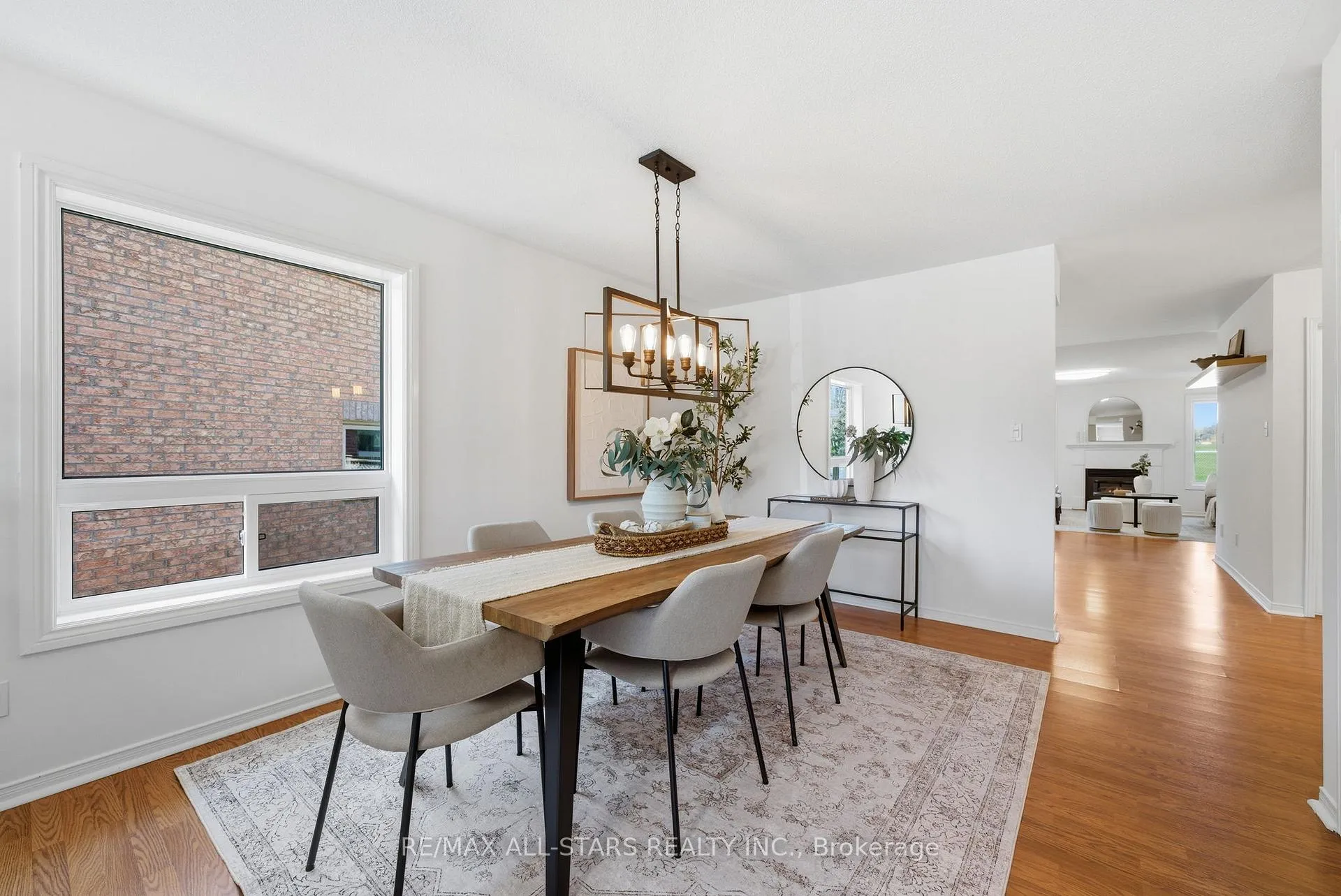 Photo 18 of 14 Napier Court, Whitby, Brooklin — HOMEH