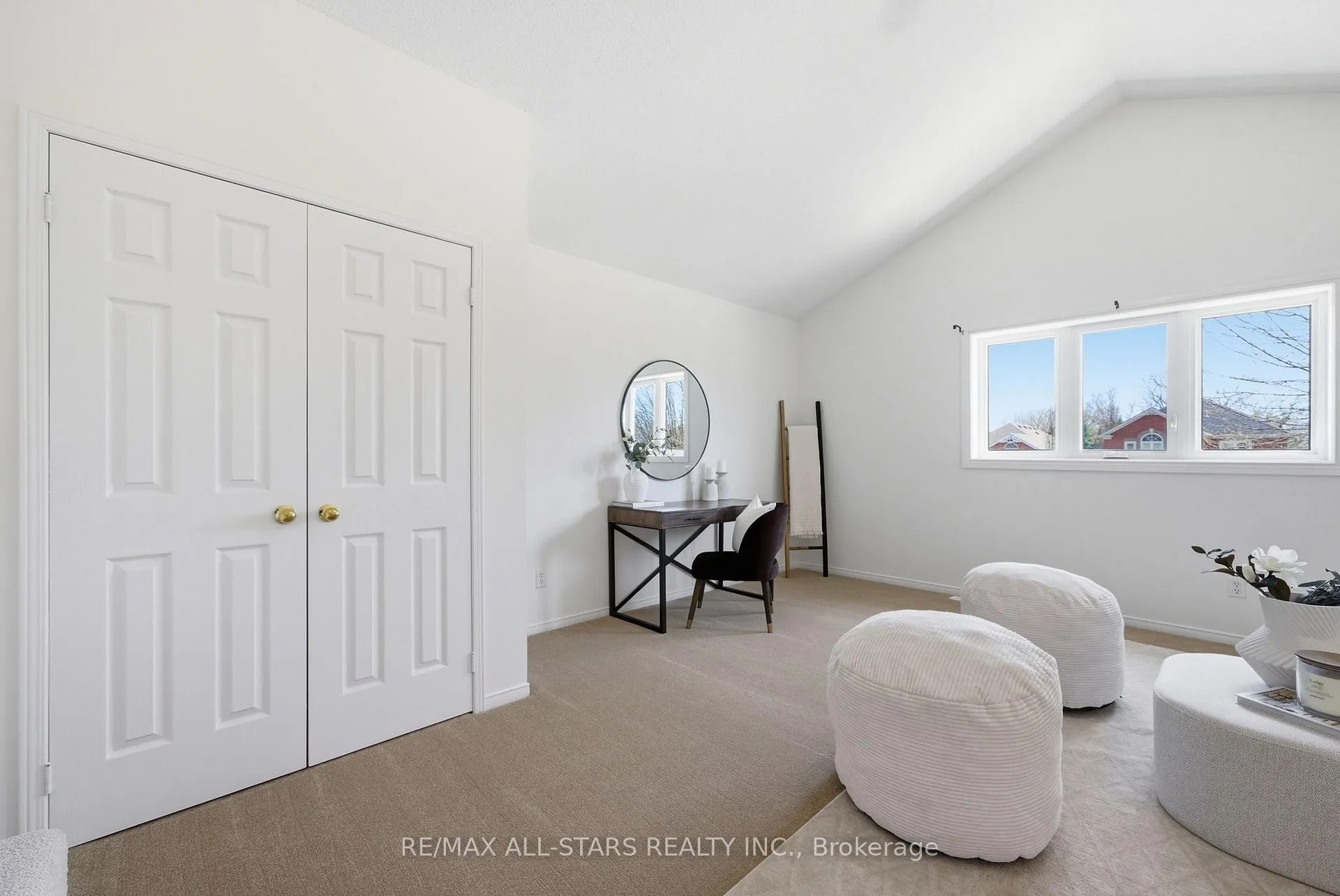 Photo 28 of 14 Napier Court, Whitby, Brooklin — HOMEH