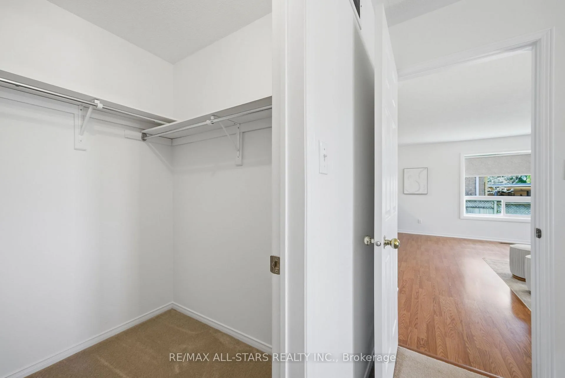 Photo 31 of 14 Napier Court, Whitby, Brooklin — HOMEH