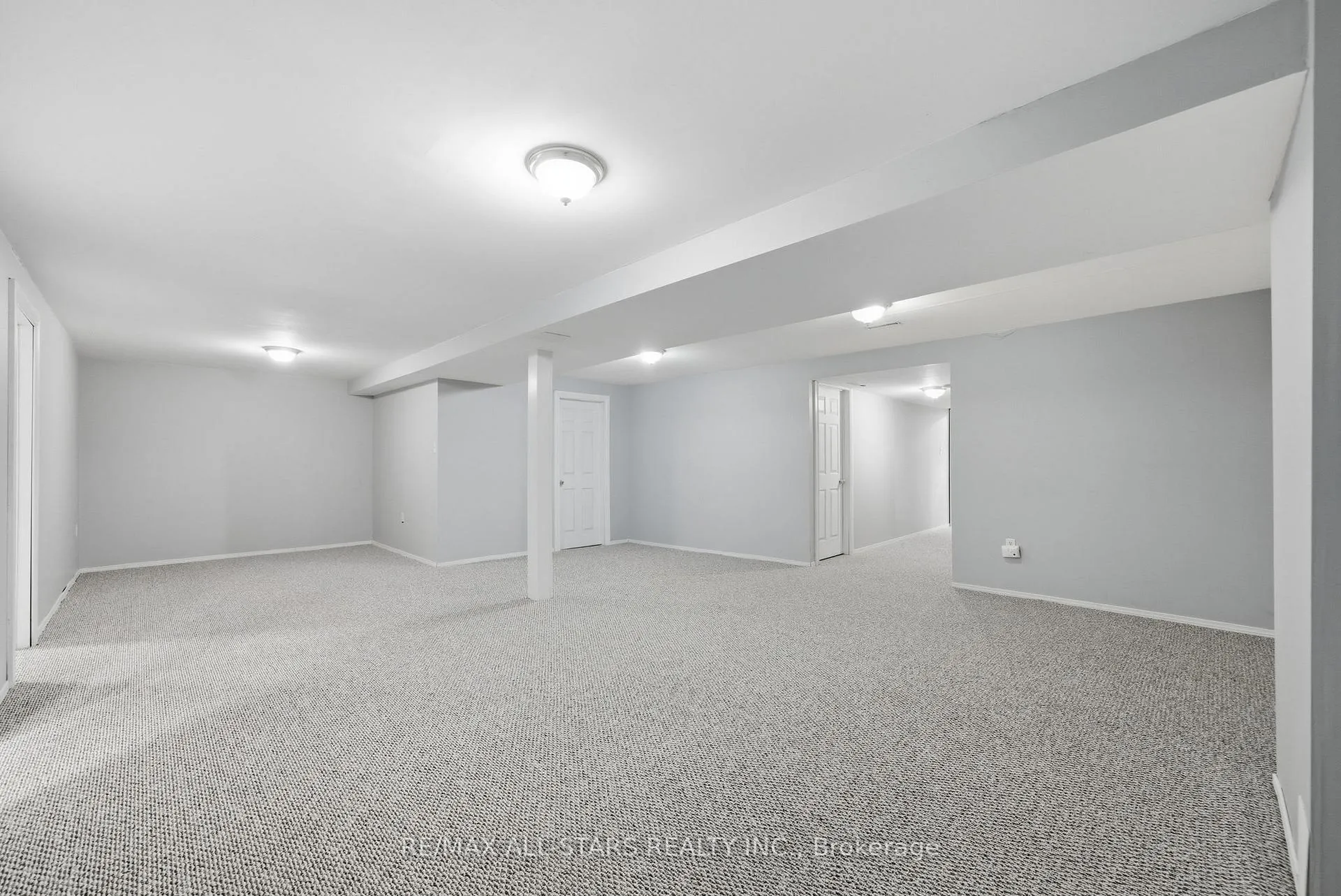 Photo 34 of 14 Napier Court, Whitby, Brooklin — HOMEH