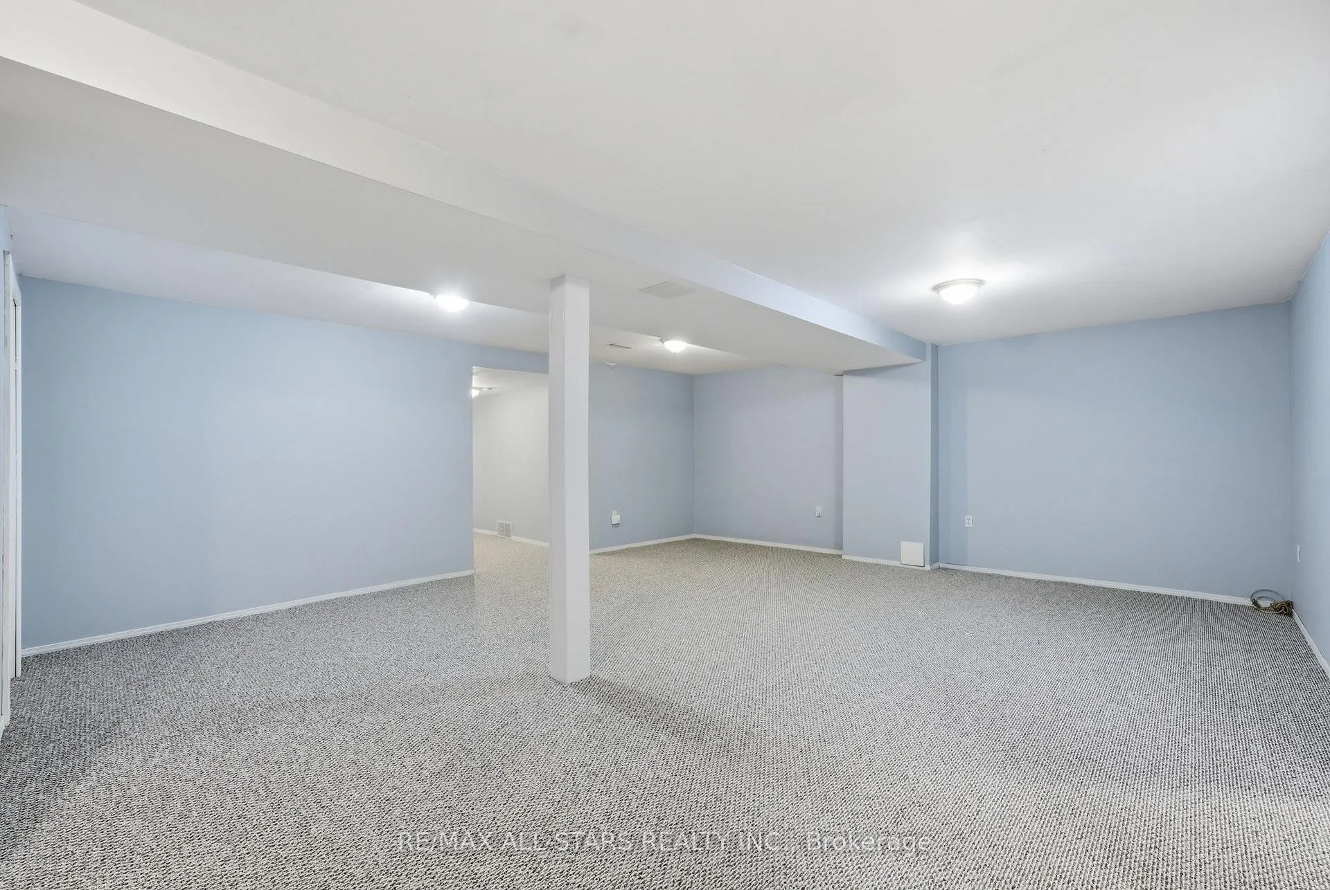 Photo 35 of 14 Napier Court, Whitby, Brooklin — HOMEH