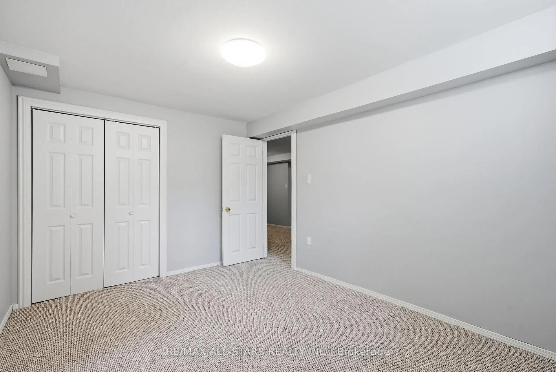 Photo 40 of 14 Napier Court, Whitby, Brooklin — HOMEH