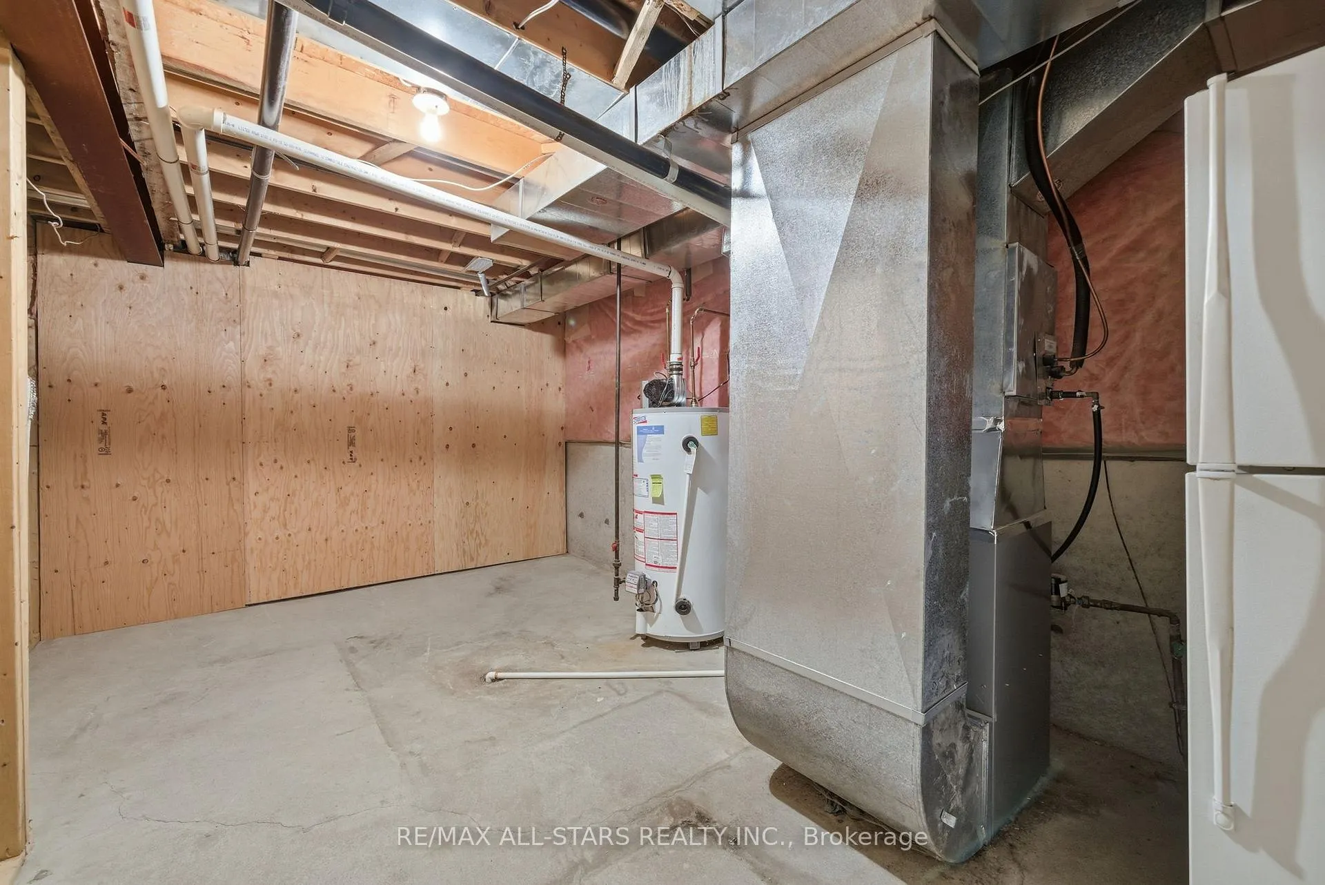 Photo 41 of 14 Napier Court, Whitby, Brooklin — HOMEH